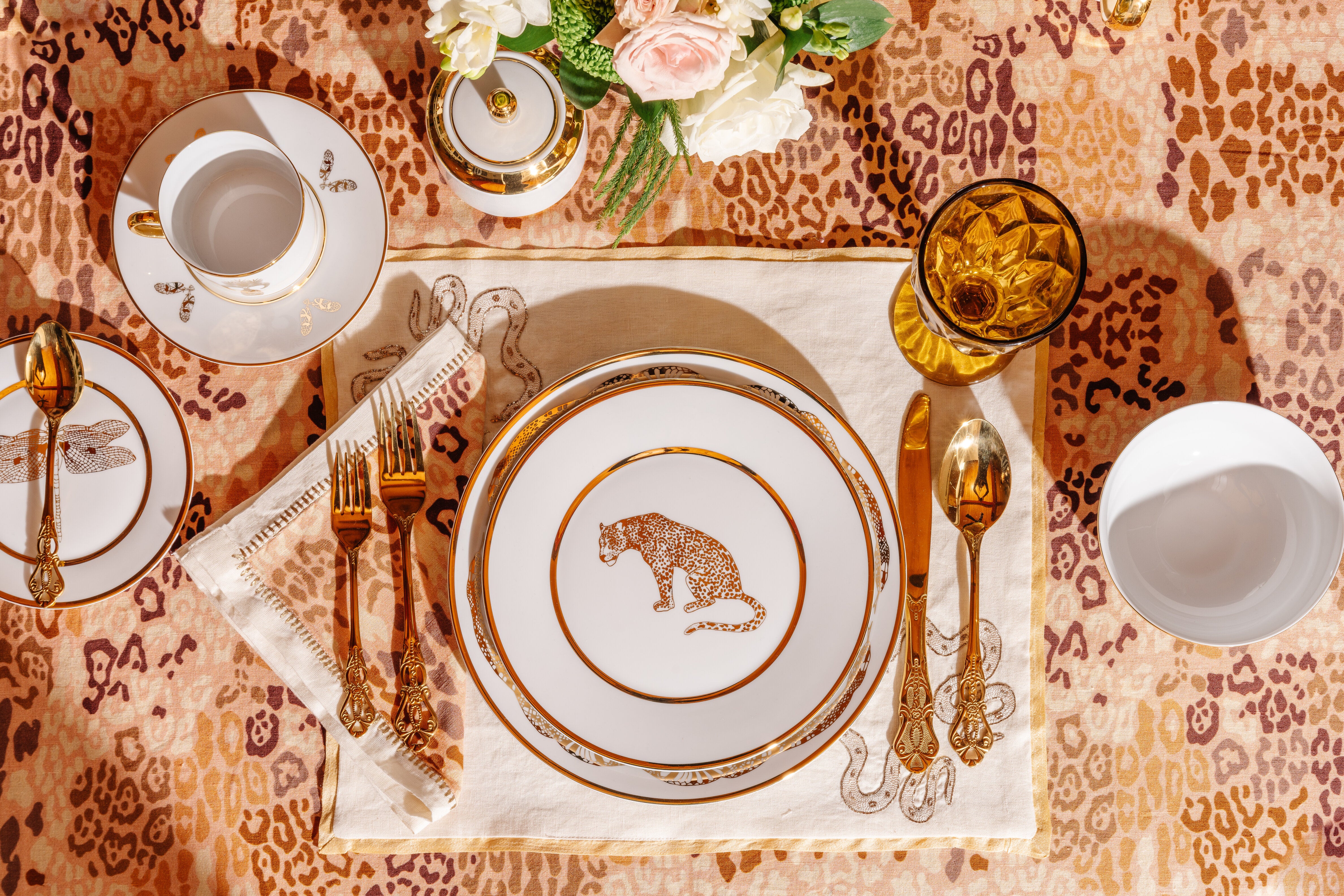 Premium Porcelain Dinner Plates Set of 6 - Elegant White Ceramic Plates for Everyday Use & Formal Dining - Microwave & Dishwasher Safe - Perfect for Restaurants, Home Kitchen & Dinner Parties