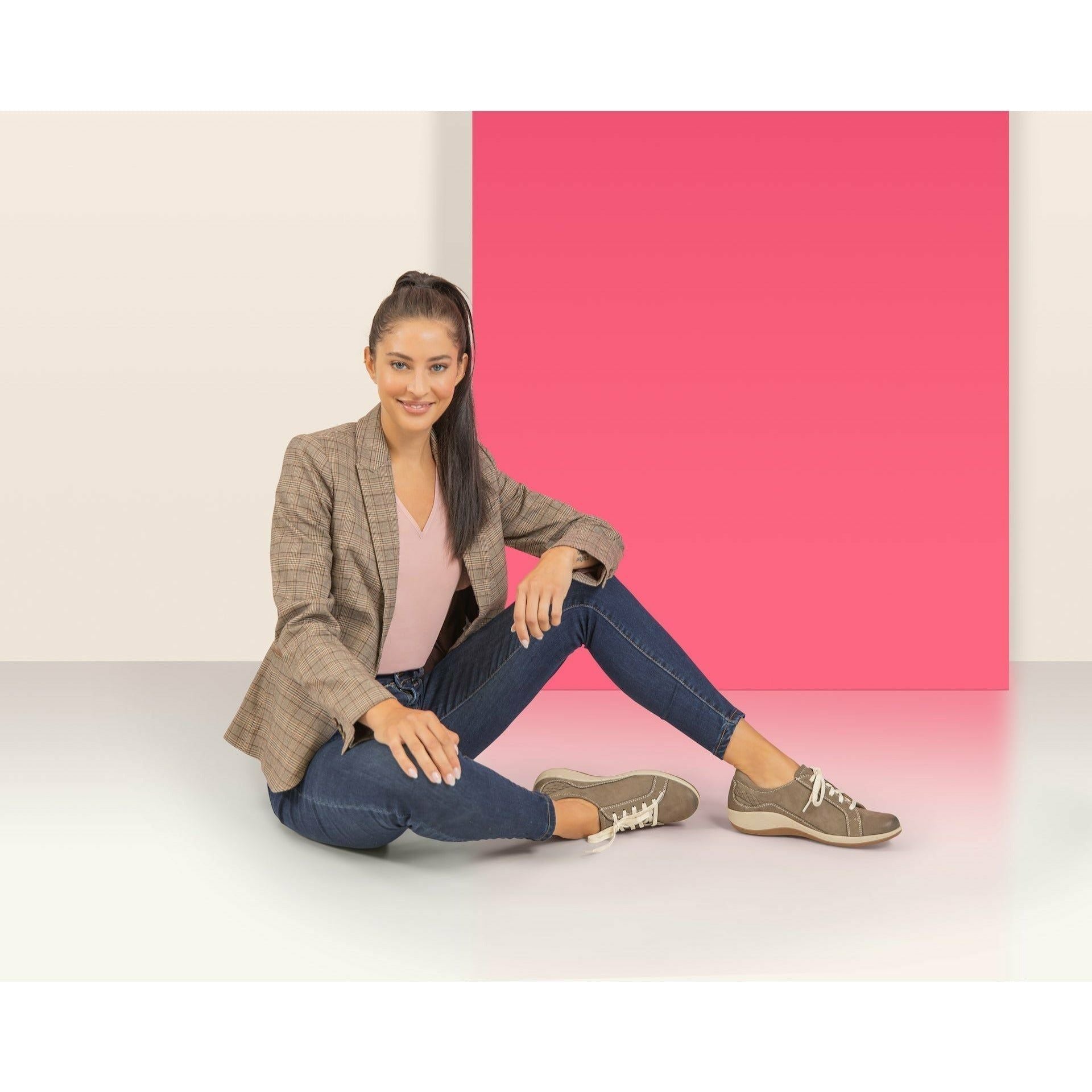 AETREX DANA Lace Up Oxford Shoes for Women - Comfortable Walking & Work Shoes for Nurses, Teachers & Professionals