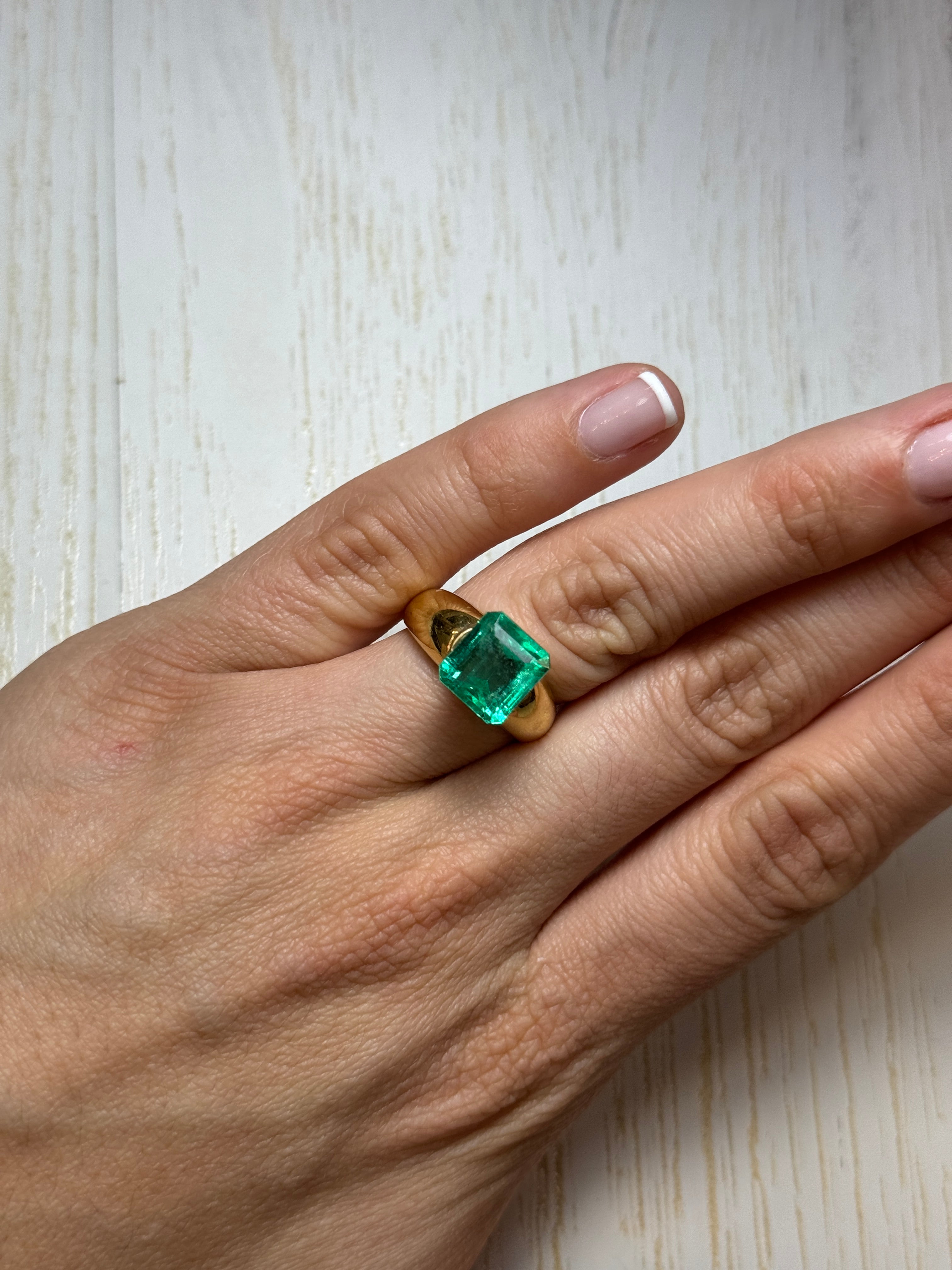 5.98 Carat 10x9mm AAA Colombian Emerald - Natural Loose Green Emerald Cut Gemstone for Jewelry Making, Engagement Rings & Fine Collections