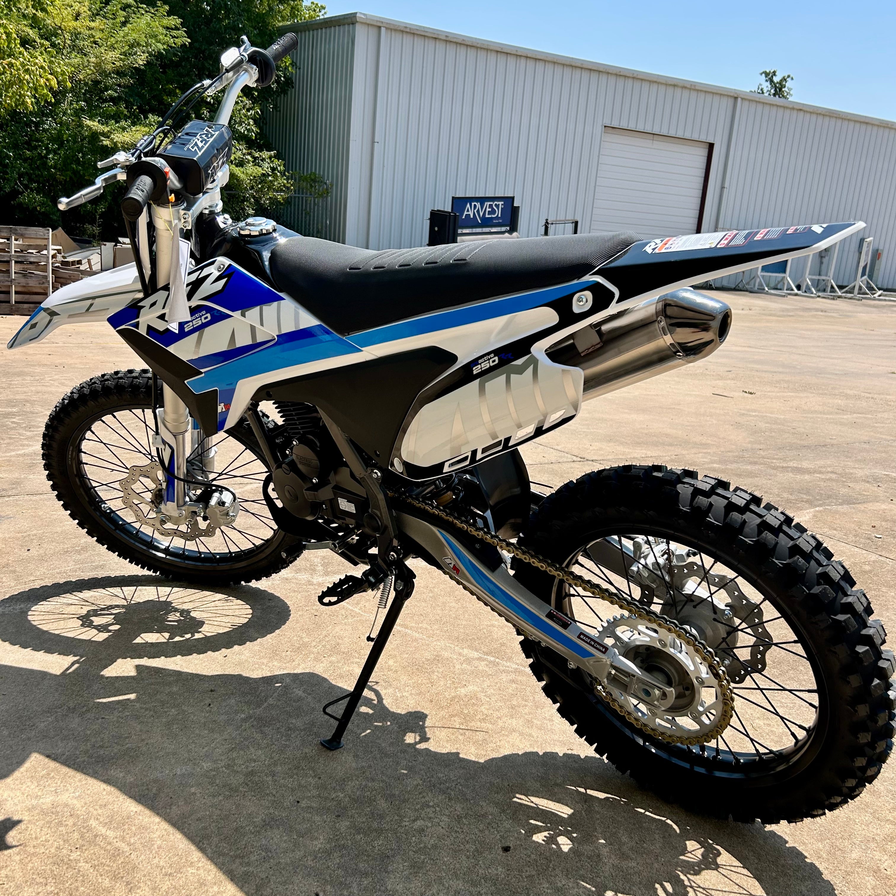 Apollo Thunder 250cc Dirt Bike for Adults - 4-Stroke Off-Road Motorcycle for Trail Riding & Motocross Racing - Perfect for Adventure & Off-Road Sports