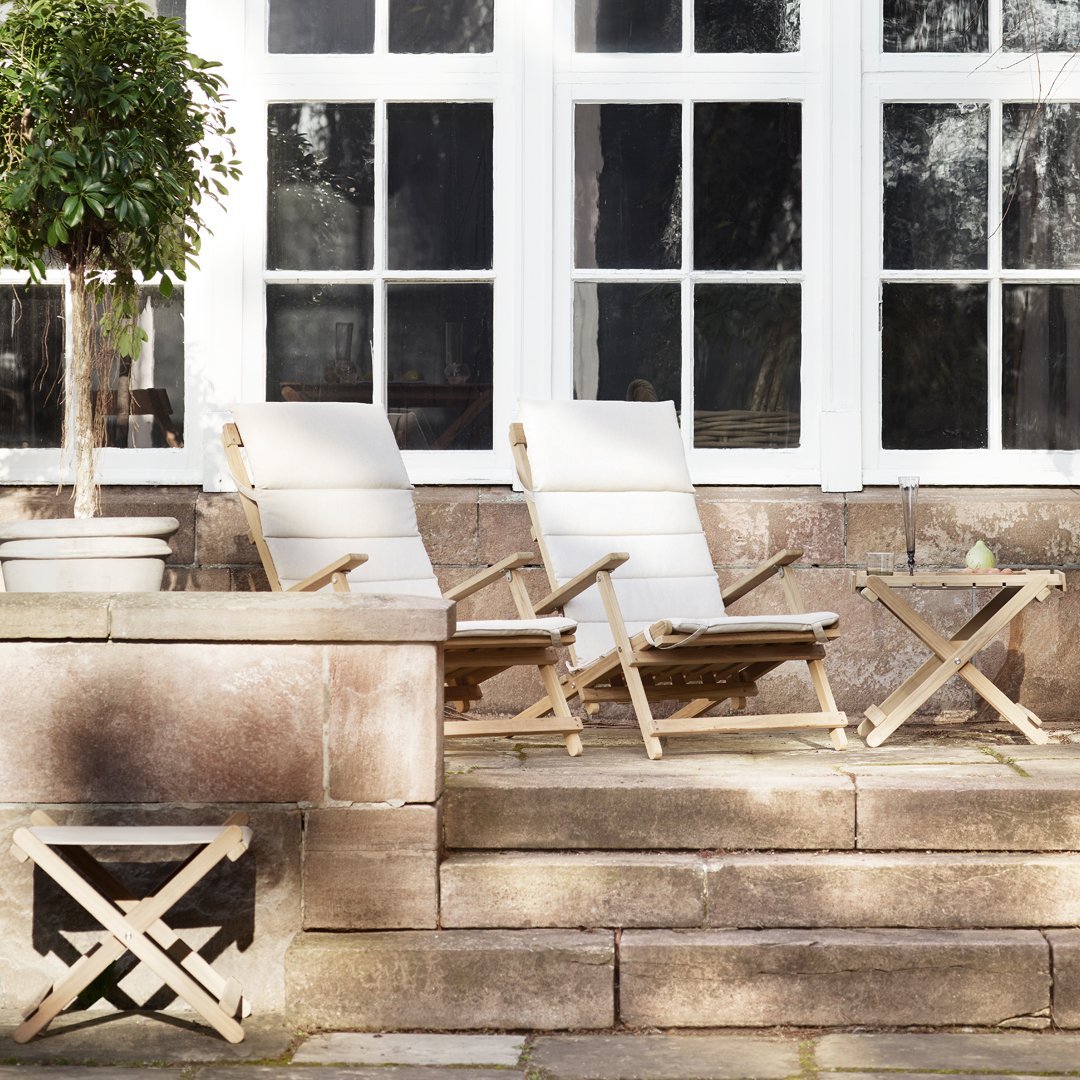 BM5768 Outdoor Footstool - Waterproof & Durable Patio Stool for Garden, Poolside, and Camping - Perfect for Relaxing Outdoors