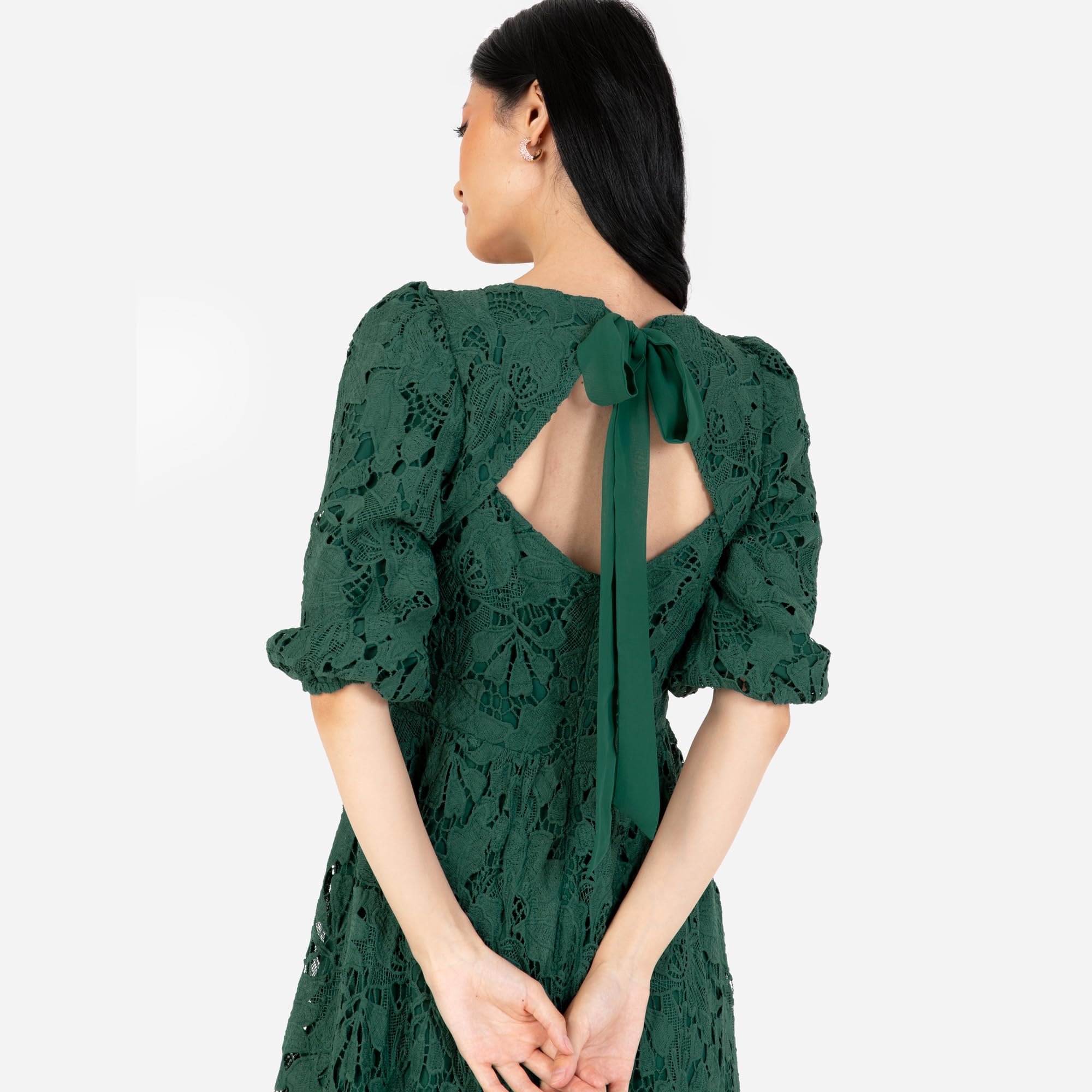 Maya Deluxe Women's Midaxi Dress with V Neckline & Puff Sleeves - Elegant Lace A-Line Bridesmaid Dress for Wedding Guest, Cocktail Party, Prom & Evening Occasions - Emerald Green, Size 30 - Perfect for Formal Events, Date Nights & Special Celebrations