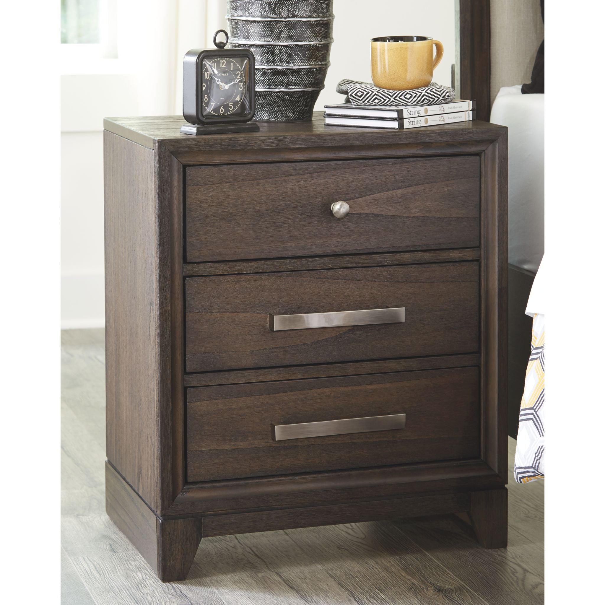 Modern Gray Nightstand with USB Ports - Stylish Bedside Table for Bedroom, Living Room, or Office - Perfect for Charging Devices and Storage