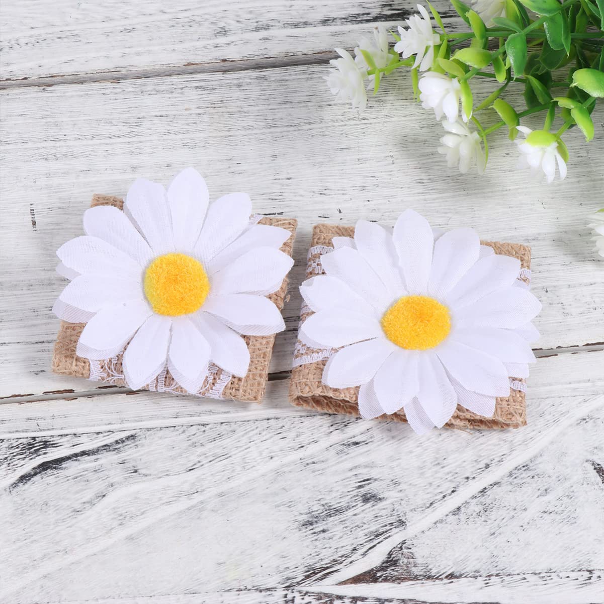 10-Pack Daisy Napkin Rings - Elegant Banquet Napkin Holders for Wedding, Dinner Party & Formal Table Setting - Decorative Napkin Clips for Fine Dining & Special Occasions