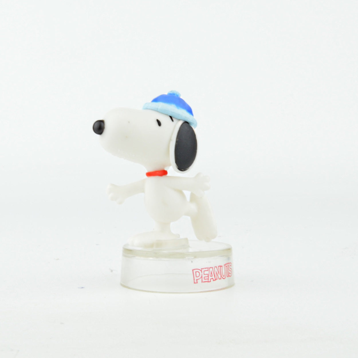 Peanuts Snoopy Collectible Figures Set - Takara Tomy 2 Inch Mini Character Toys for Display, Gifts & Anime Fans - Perfect for Home Decor, Office Desk & Pop Culture Collections