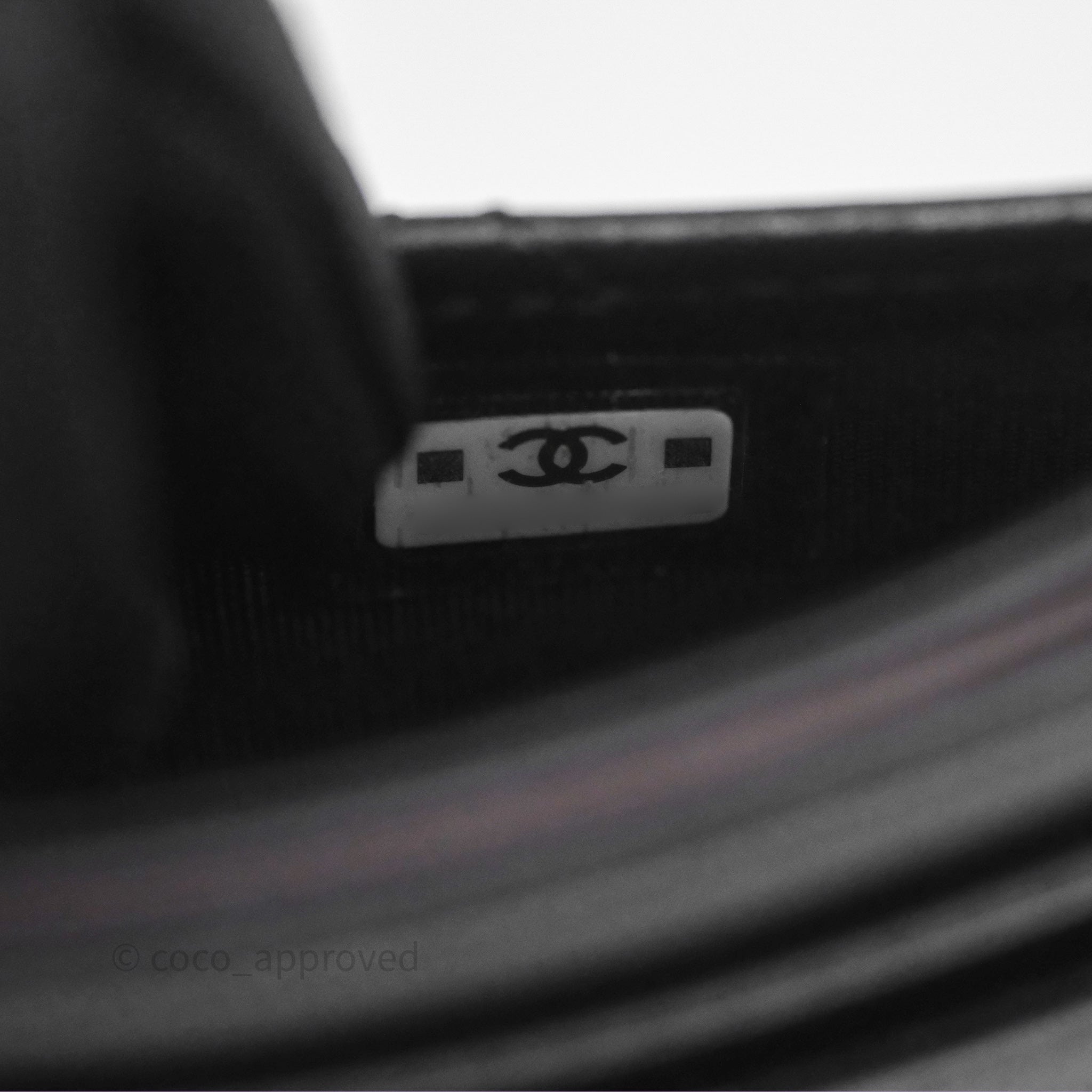 Chanel Classic Flat Card Holder in Black Lambskin with Silver Hardware - Luxury Compact Wallet for Everyday Use & Travel Essentials