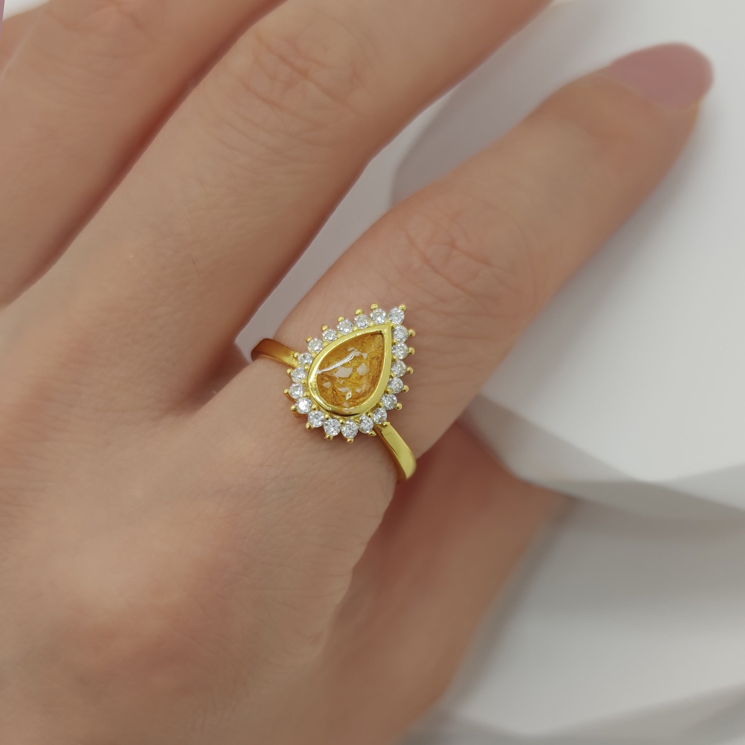 Memorial Ashes Ring - Handcrafted Cremation Jewelry for Loved Ones | Perfect for Remembrance Ceremonies & Everyday Wear