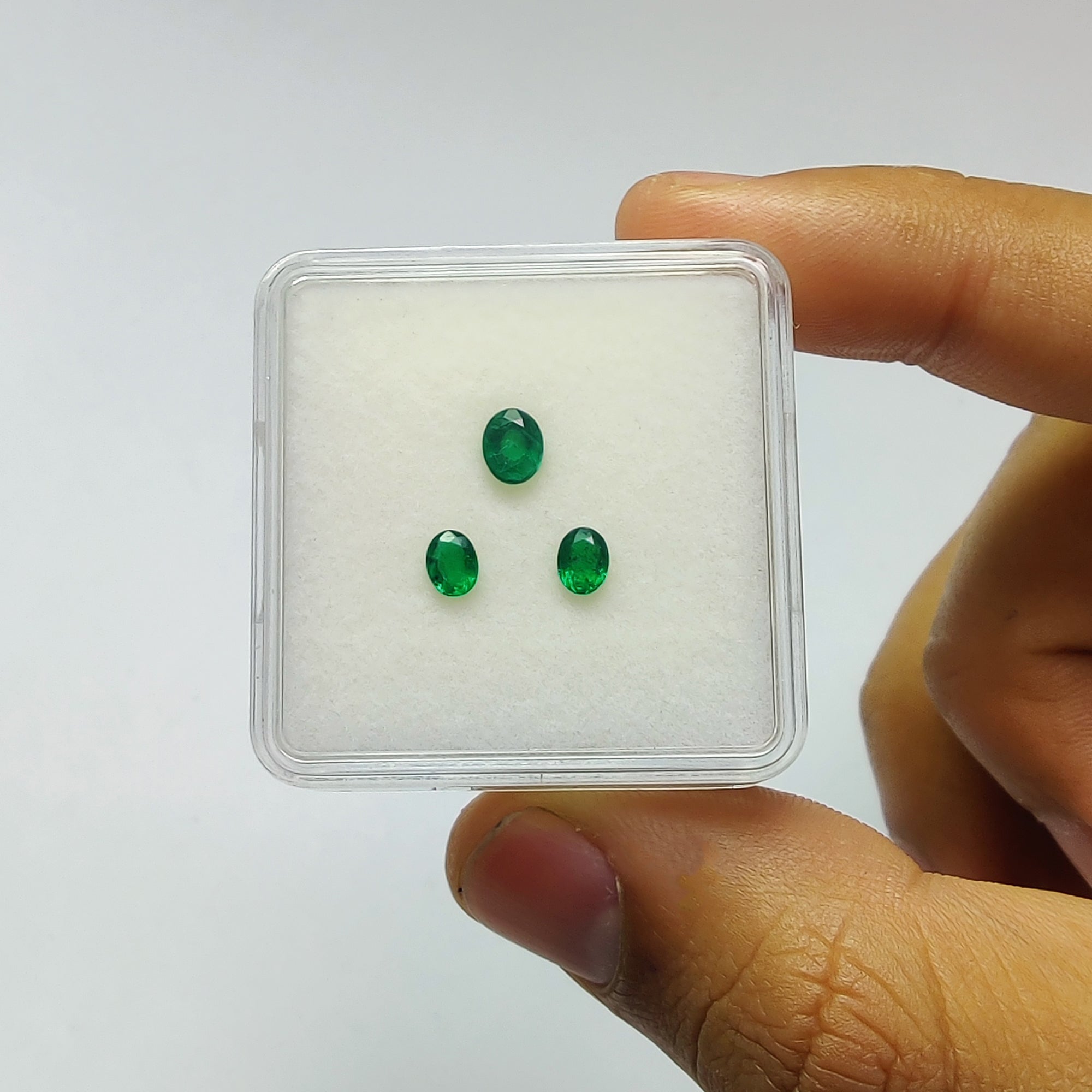 Natural Untreated Green Emerald Gemstone Set - 0.80cts Oval Cut (4.5*3.5mm & 5*4mm, 3pcs) | Jewelry Making, Engagement Rings & Gift Giving