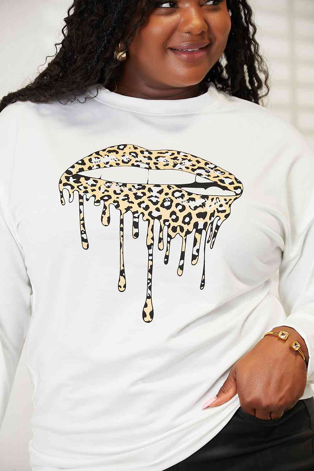 Leopard Print Oversized Drop Shoulder Round Neck Sweatshirt for Women - Cozy Casual Pullover for Fall, Winter & Layering