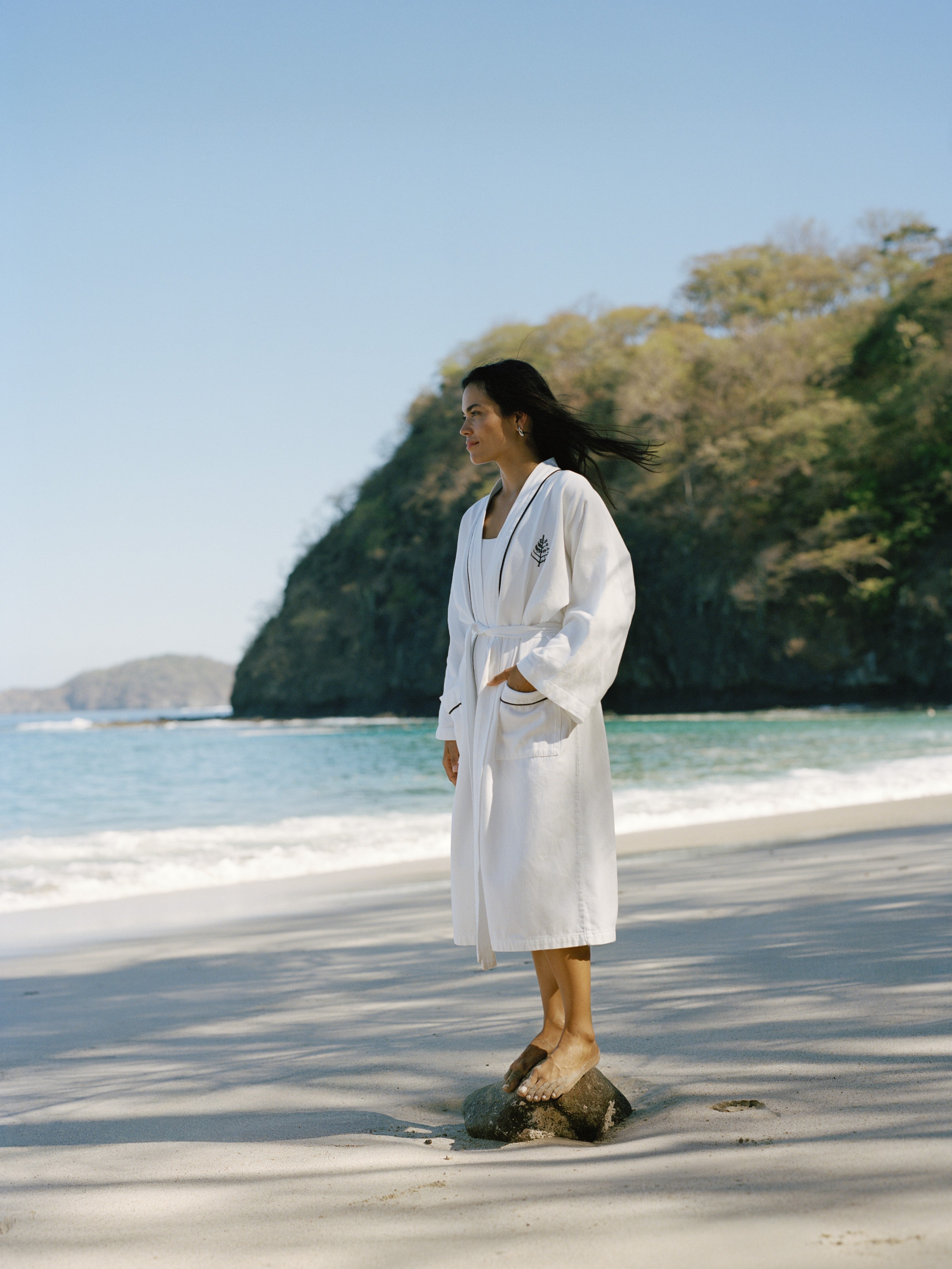 Luxury Resort Robe for Women & Men - Soft & Comfortable Spa Bathrobe - Perfect for Hotels, Vacations, and Relaxation at Home
