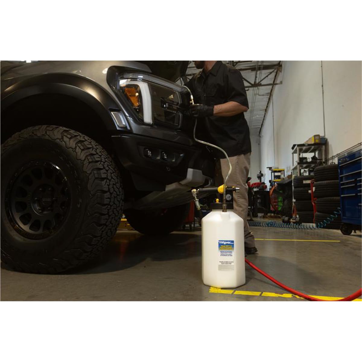 Mityvac MV7110 2.5 Gallon Fluid Extractor & Dispenser - 120 PSI for Evacuating, Refilling, Bleeding Hydraulic Brake/Clutch Systems | Works with Compressed Air, Vacuum or Positive Pressure | Ideal for Automotive Repair, DIY Maintenance & Fluid Transfer