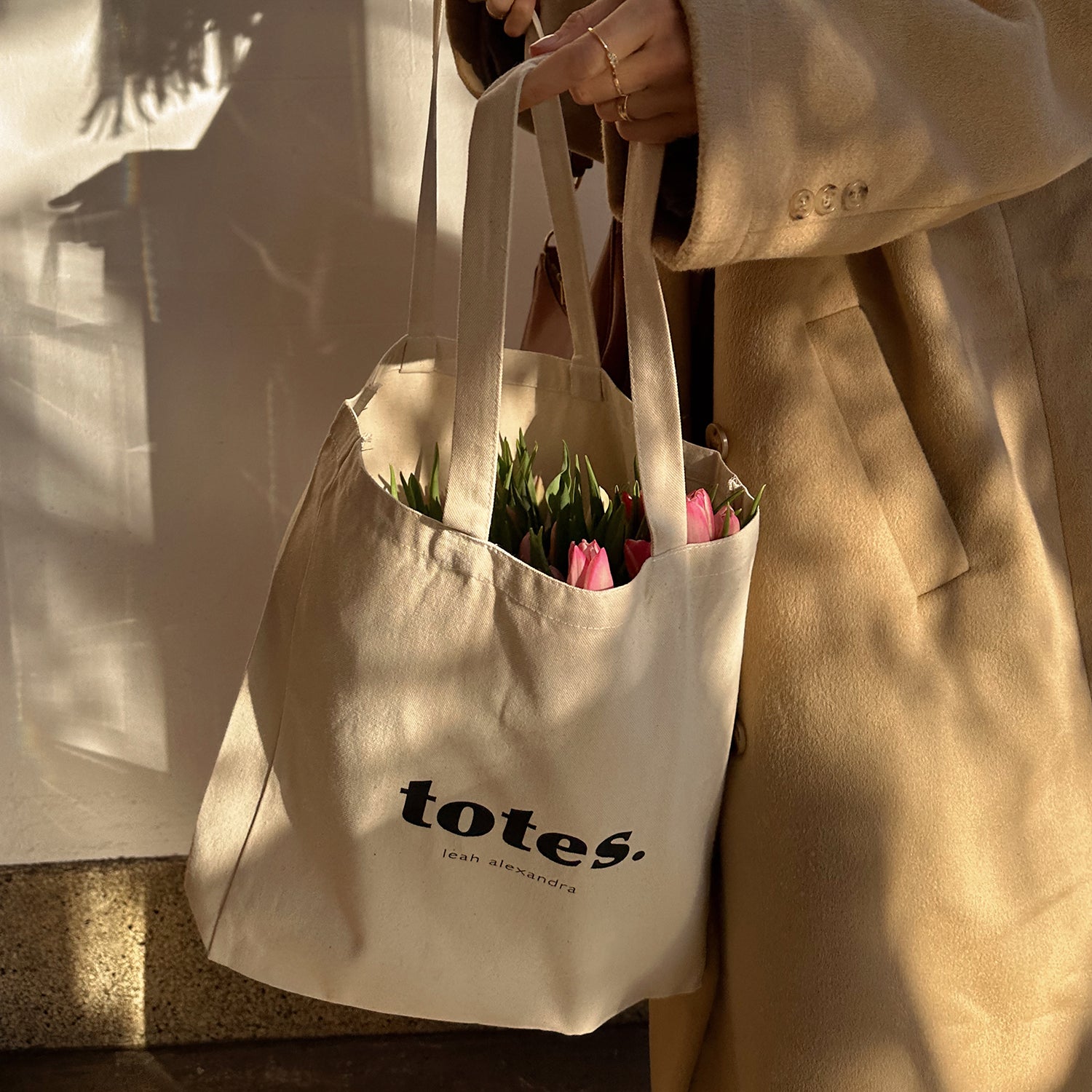 Stylish Canvas Tote Bag for Women & Men - Eco-Friendly Reusable Shopping Bag - Perfect for Groceries, Beach, Work & Travel
