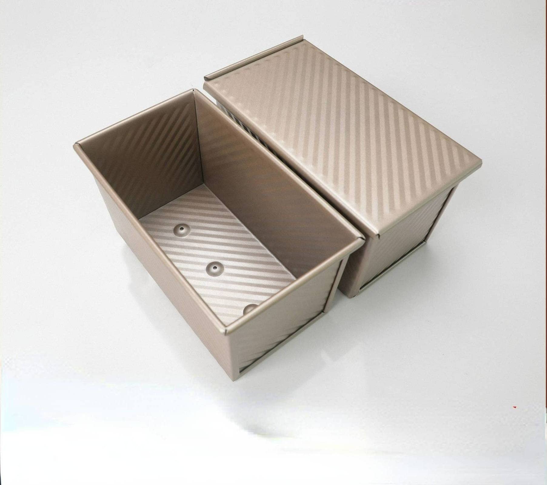 Golden Carbon Steel Corrugated Bread Toast Box with Lid - Professional Baking Tool for Homemade Bread, Cake & Toast | Perfect for Kitchen, Bakery & Breakfast Preparation