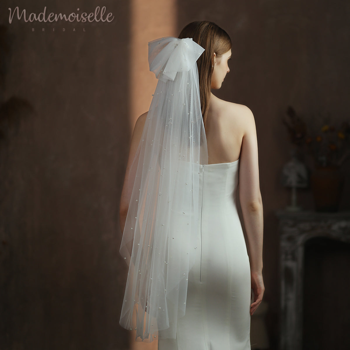 Evelyn Veil - Elegant Bridal Wedding Veil with Lace Trim | Perfect for Brides, Weddings & Special Occasions