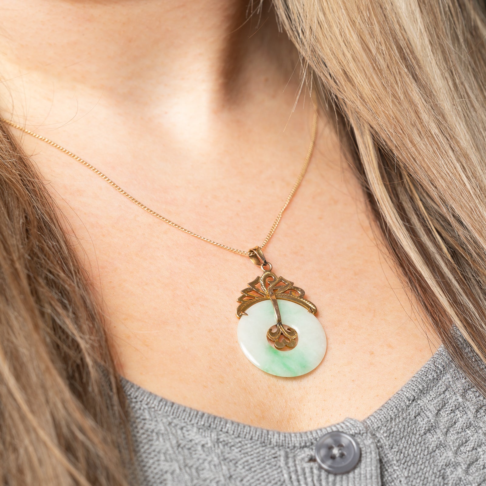 10K Gold Jadeite Bi Disc Pendant Necklace - 13.50 Carat Natural Green Jade - Elegant Jewelry Gift for Women, Perfect for Weddings, Parties & Special Occasions