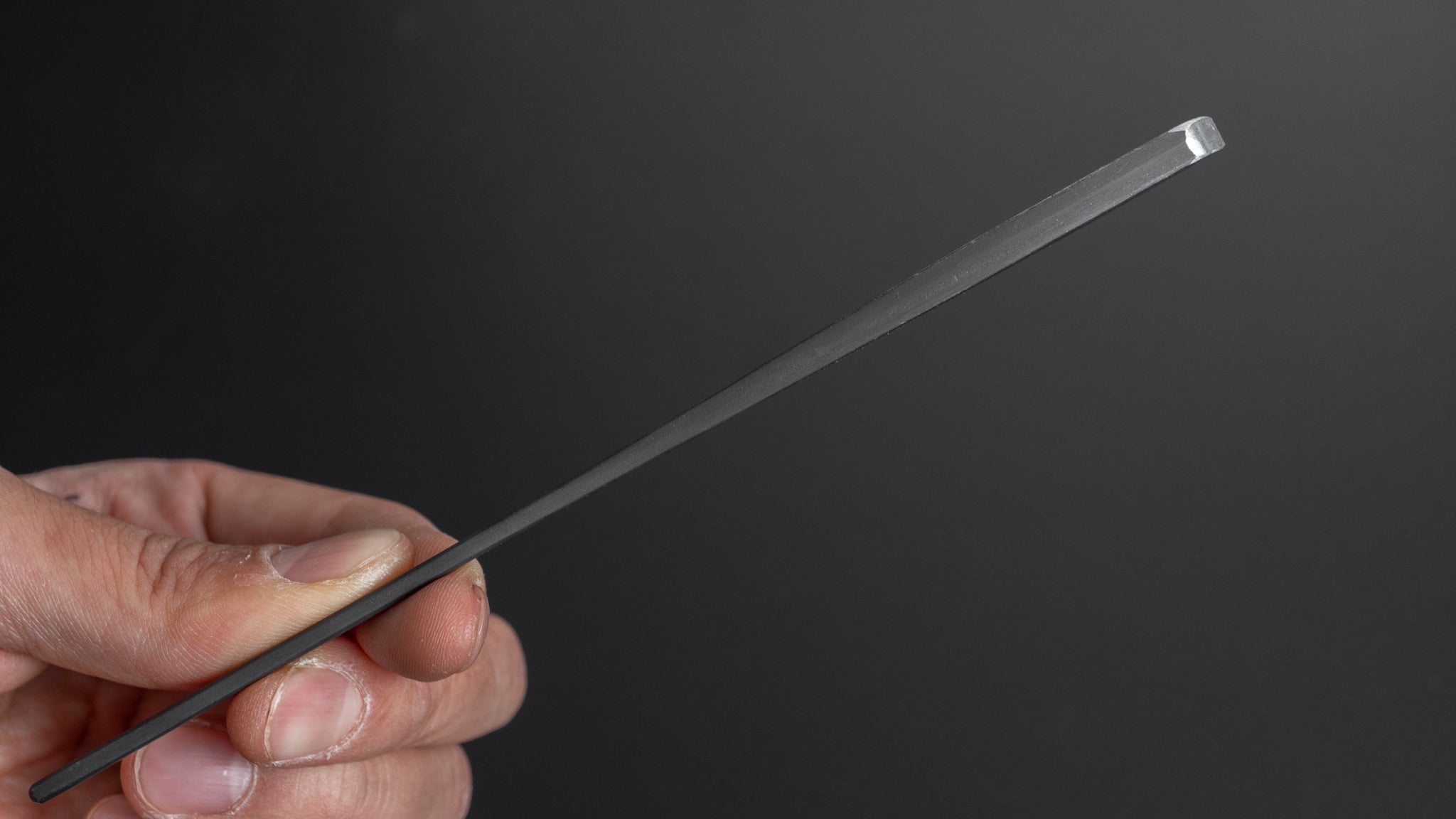Iwasaki Kamisori Razor Medium - Japanese Straight Edge Razor for Professional Barbers & Shaving Enthusiasts | Perfect for Traditional Wet Shaving & Beard Grooming