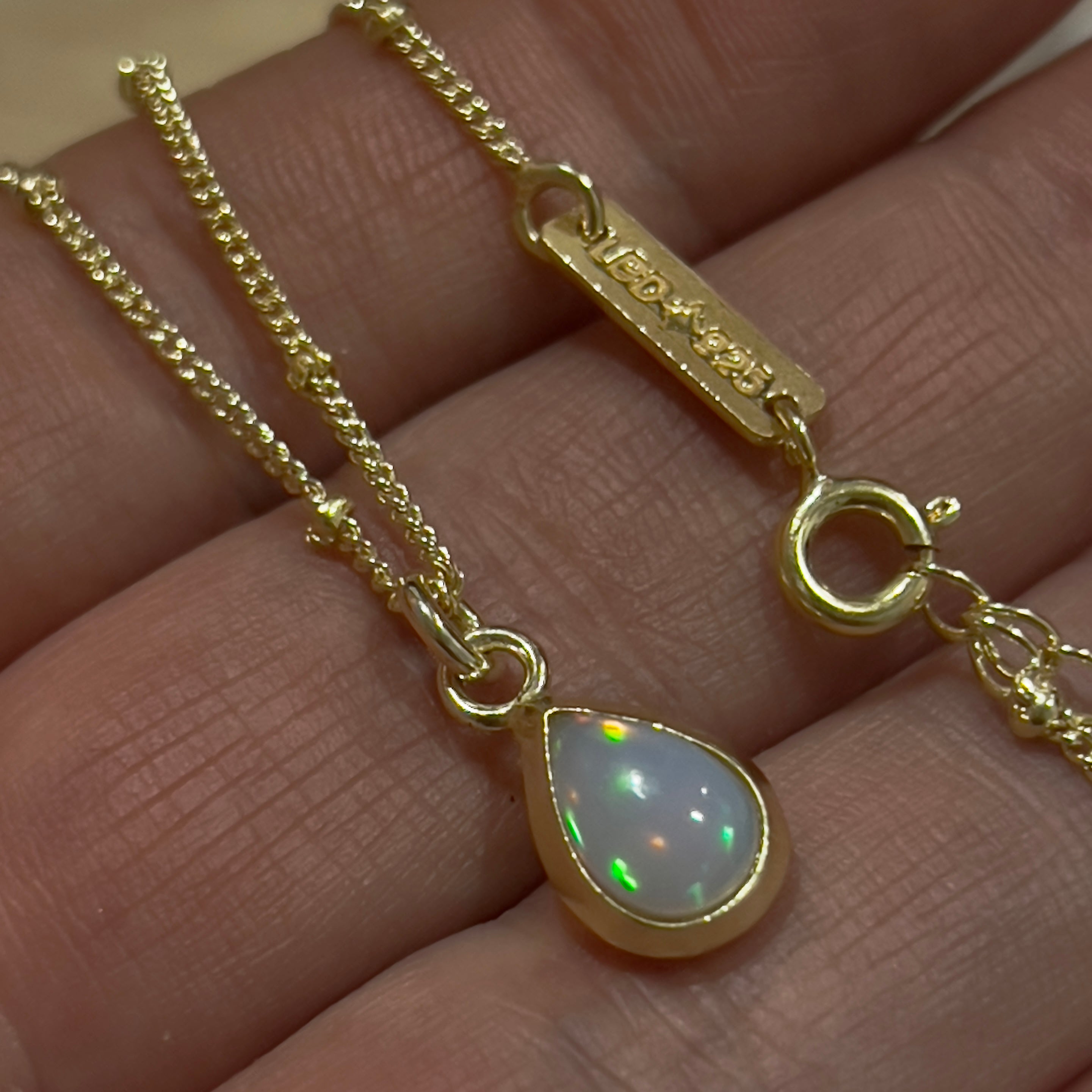 Laihas Classic Chic Raindrop Gold Opal Necklace for Women - Elegant Dainty Layering Jewelry - Perfect for Weddings, Parties & Everyday Wear