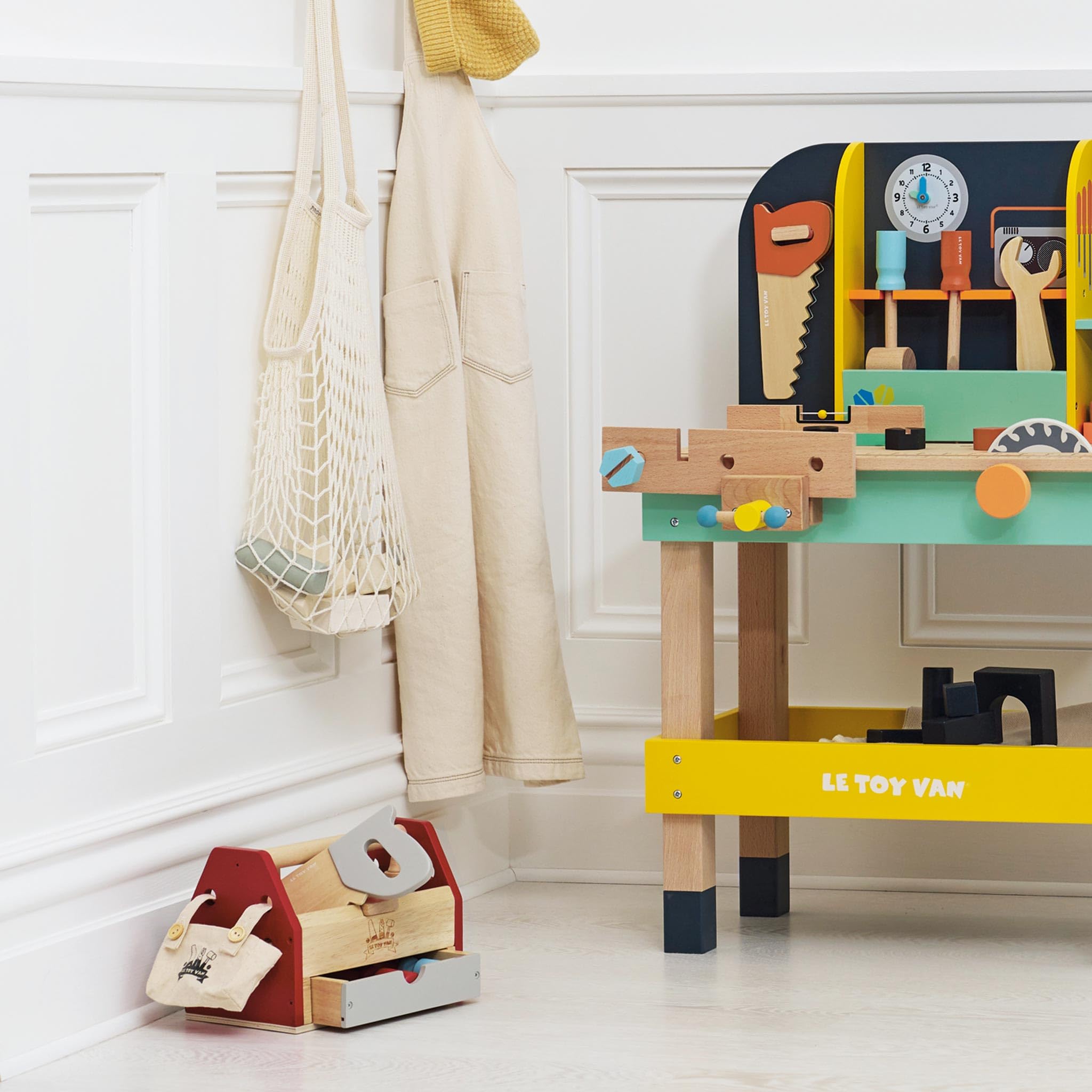 Le Toy Van - 12-Piece Wooden Tool Box Play Set for Kids | Educational Construction & Cars Pretend Play Toy for Boys & Girls Ages 3+ | Perfect for Role Play, DIY Projects & Early Learning Activities