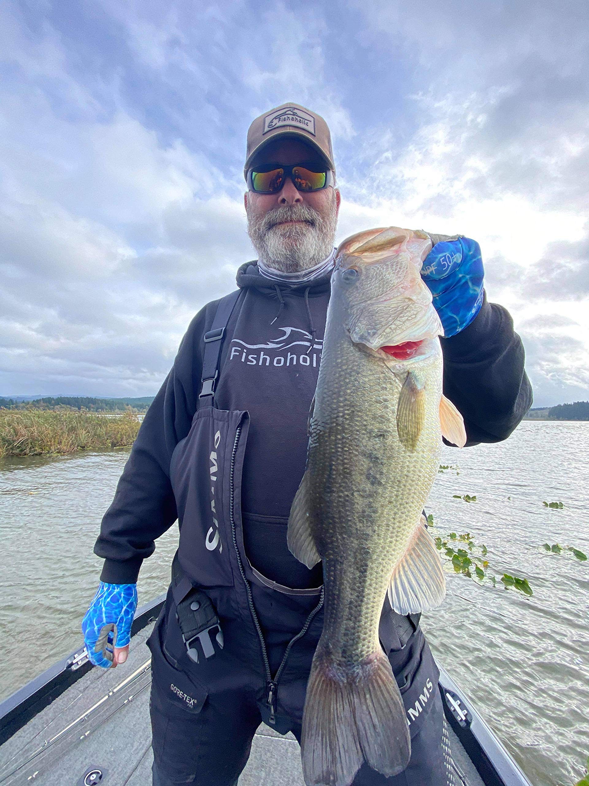 Fishoholic Snapback Baseball Fishing Hat - Breathable Mesh Trucker Cap for Anglers - Perfect Fishing Gift for Dad, Father's Day, or Outdoor Enthusiasts - Ideal for Fishing, Boating, and Outdoor Adventures