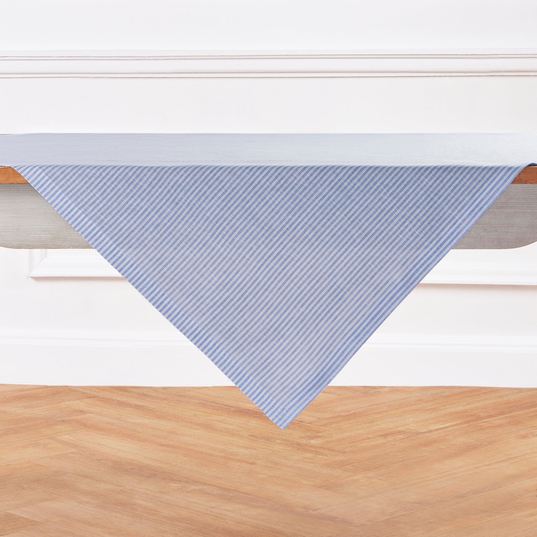 Stylish Narrow Stripe Table Throw - Elegant Dining & Living Room Decor - Perfect for Parties, Holidays & Everyday Use