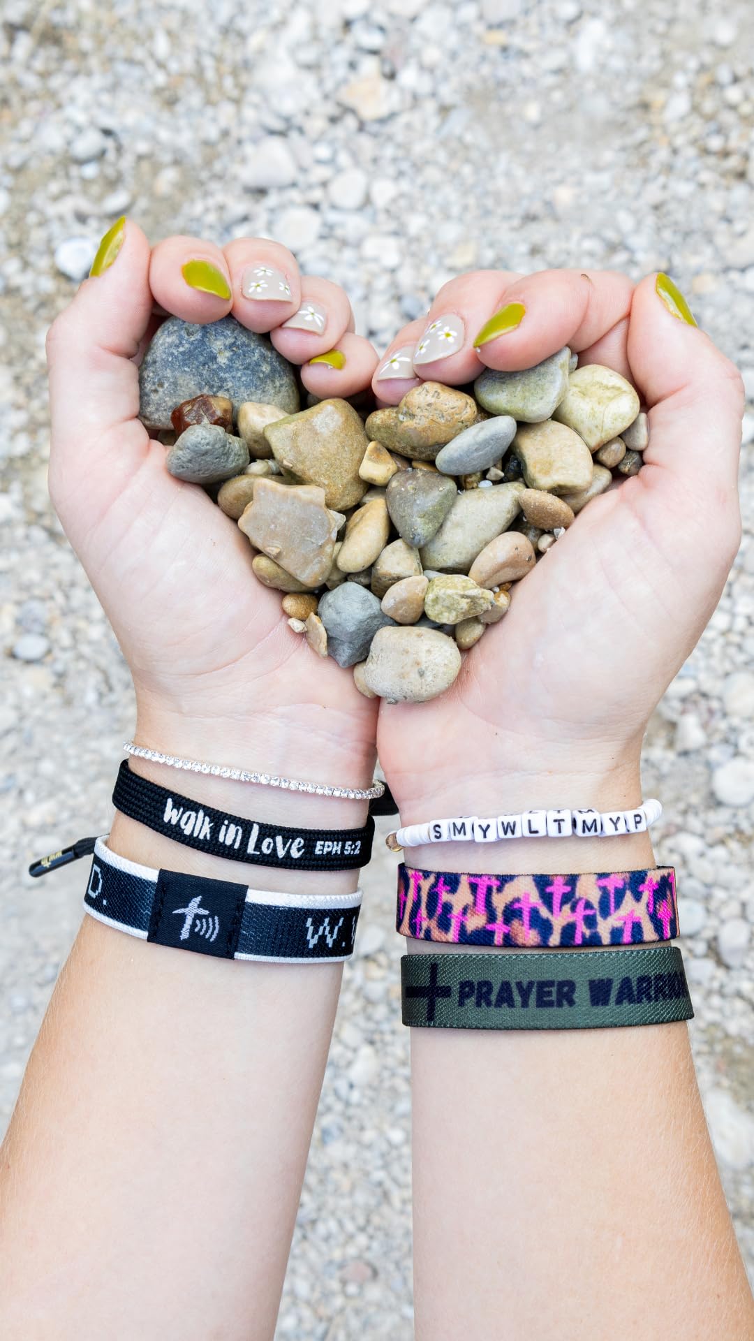 WWJD Bracelets - Stretchable Elastic Wristbands for Men & Women - Religious Christian Jewelry for Daily Wear, Church, Prayer & Inspirational Gifts