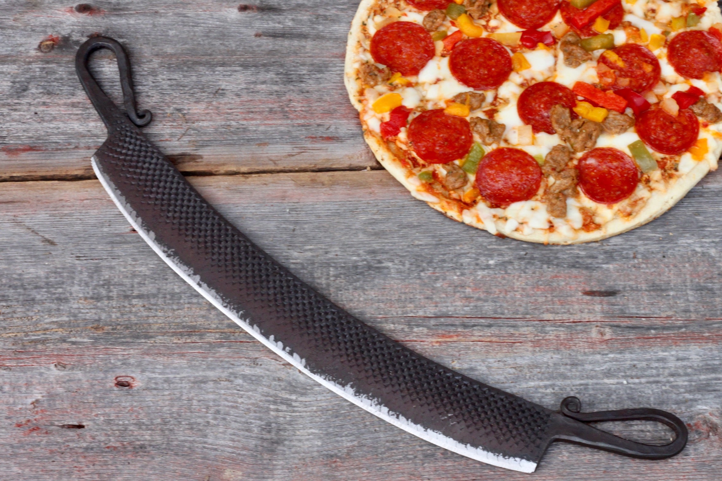 Premium Pizza Rocker Cutter - Stainless Steel Pizza Wheel with Ergonomic Handle - Perfect for Cutting Pies, Slicing Dough & Serving Pizza - Ideal for Home Kitchens, Pizzerias & Pizza Parties