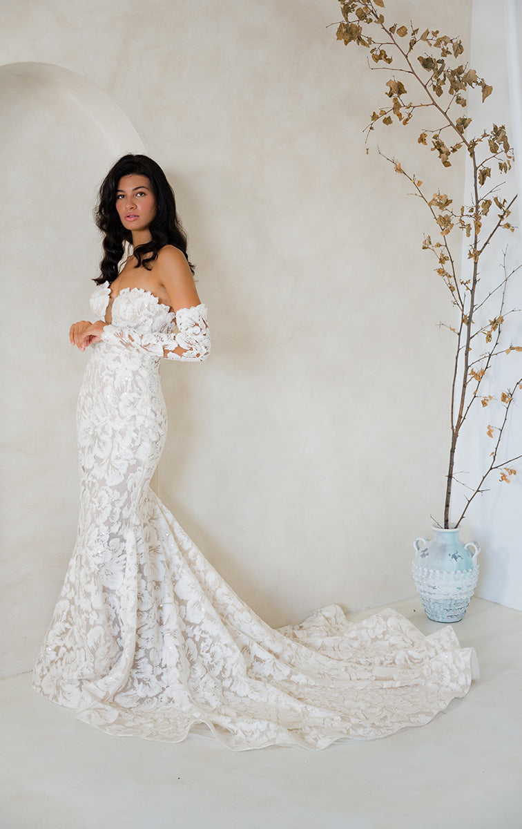 Scarlet 1 | Premium Quality Product for Online Shopping | Perfect for Home Decor, Gifts & Special Occasions
