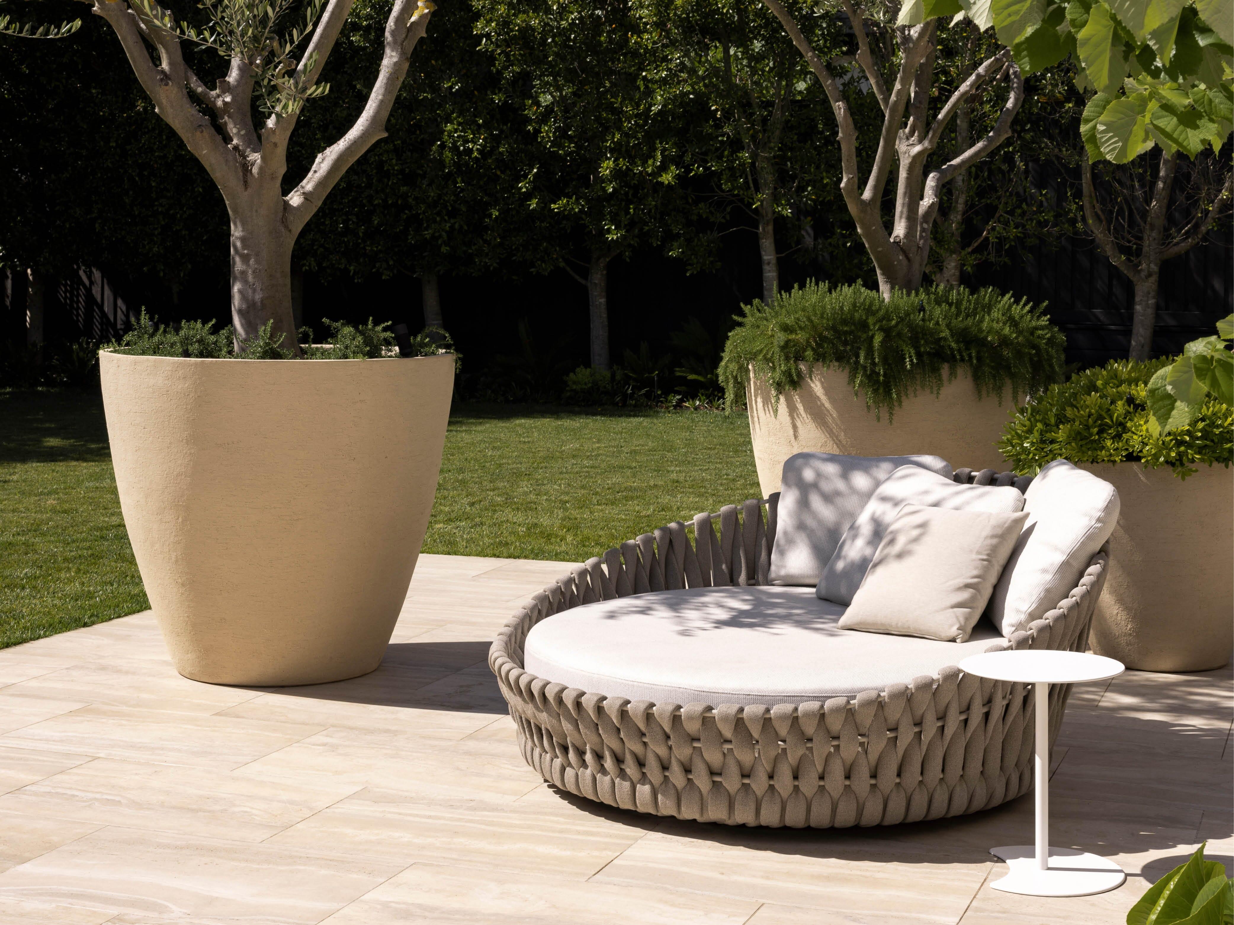 Tosca Daybed - Modern Upholstered Sofa Bed for Living Room, Guest Room & Small Spaces | Perfect for Lounging, Napping & Extra Sleeping Space