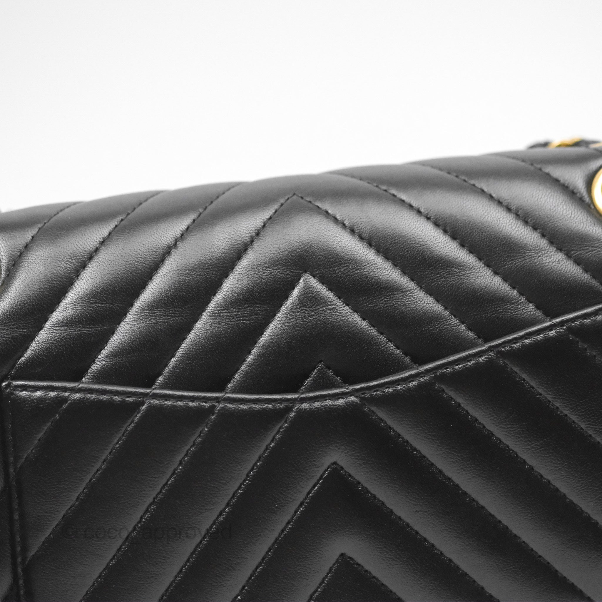 Chanel Classic M/L Medium Flap Chevron Black Lambskin Gold Hardware Bag - Luxury Designer Handbag for Women, Perfect for Evening Events & Special Occasions