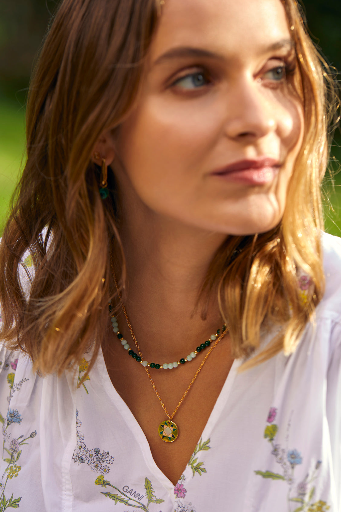 Elegant Quilted Gemstone Circle Pendant Necklace for Women - Perfect for Weddings, Parties & Everyday Jewelry