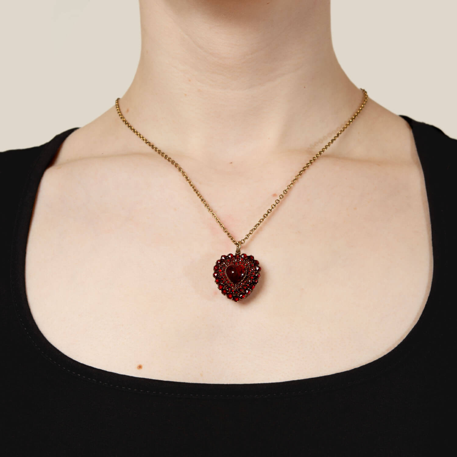 **Antique Victorian 9K Gold Bohemian Barnet Heart Locket Necklace – Vintage Jewelry Gift for Women, Bridal, Valentine's Day & Special Occasions**