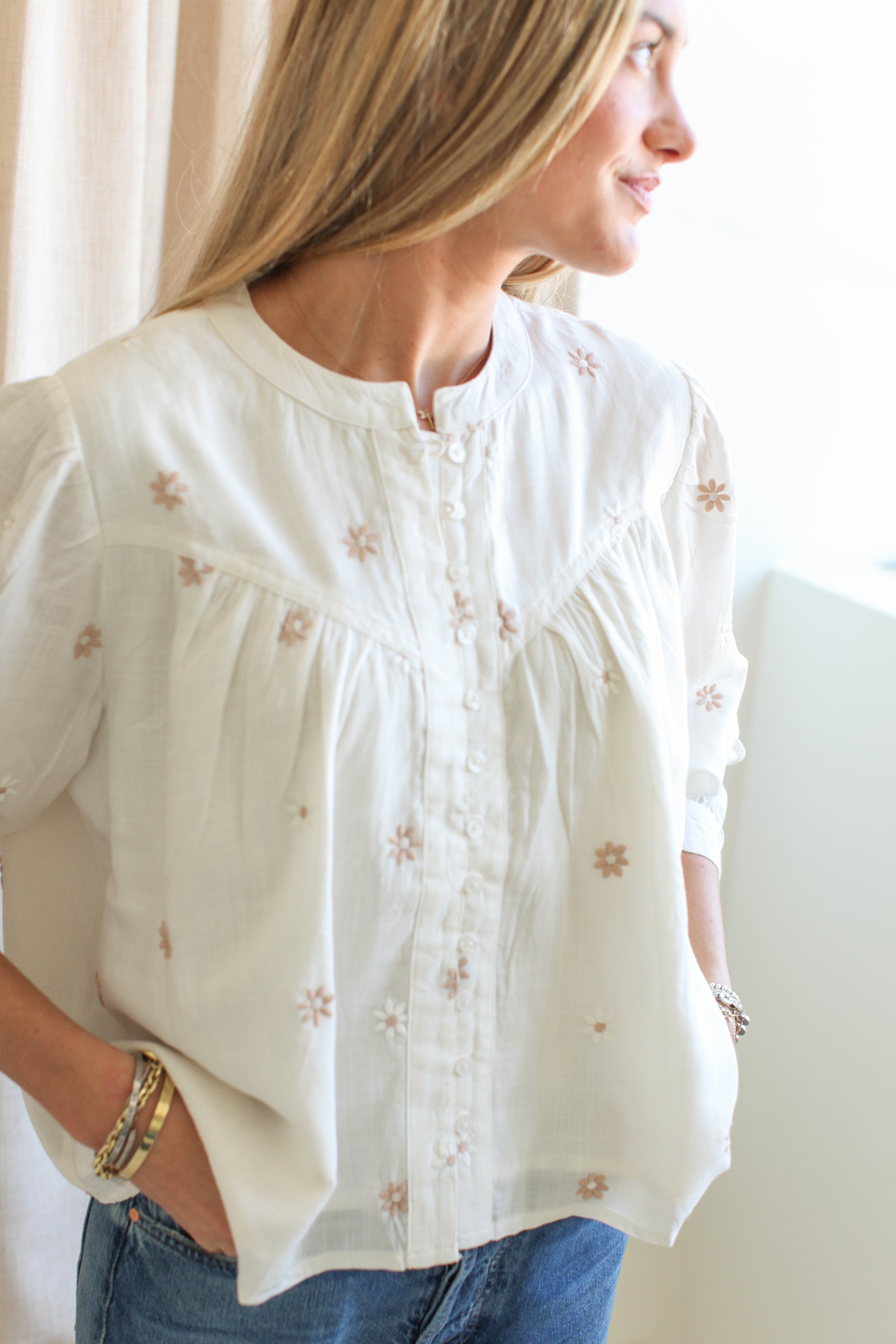 Stylish Daisy Print Button Up Blouse for Women - Perfect for Office Wear, Casual Outfits & Spring Fashion