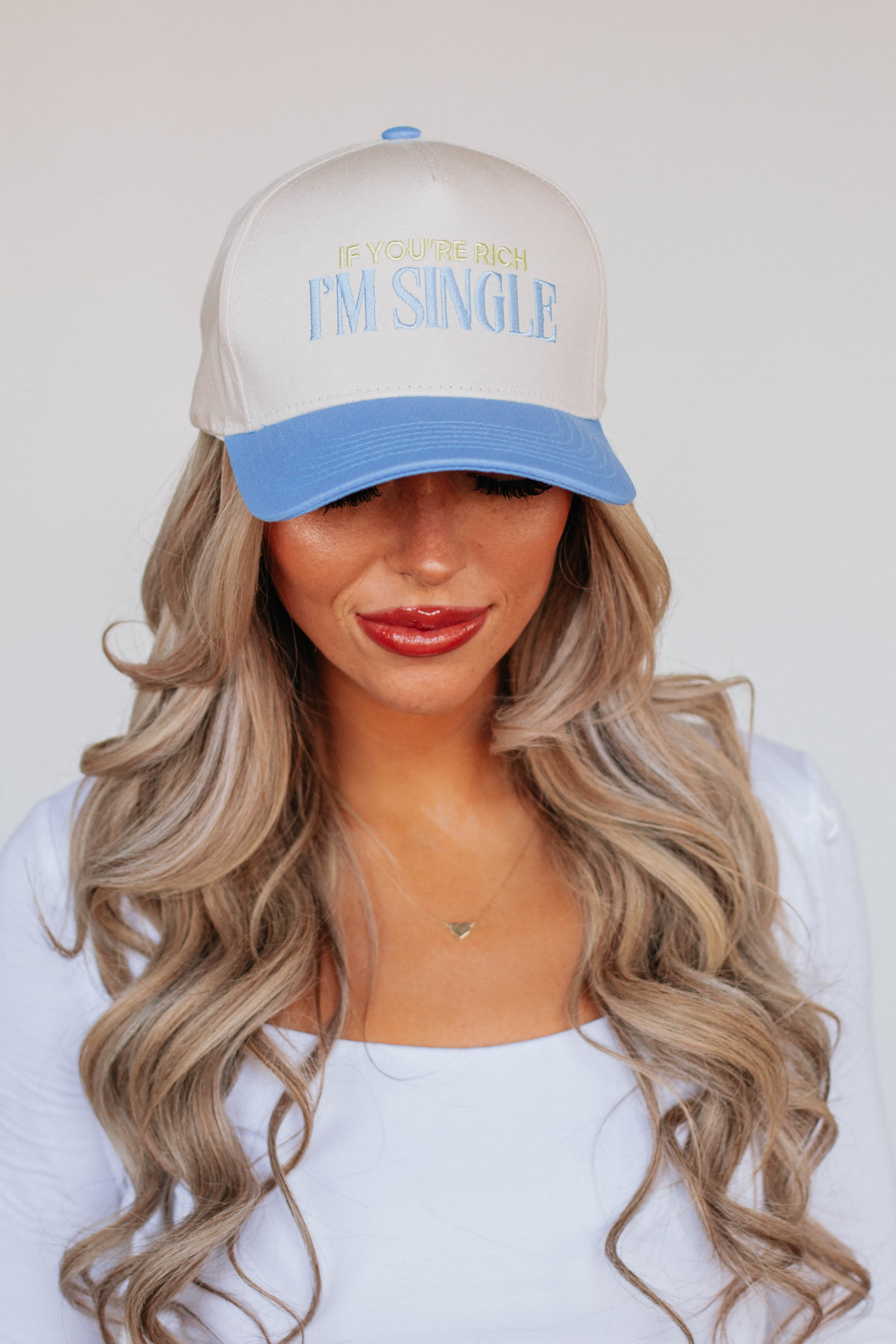 Stylish Single Trucker Hat for Men & Women - Adjustable Snapback Baseball Cap for Outdoor Activities, Sports, and Casual Wear