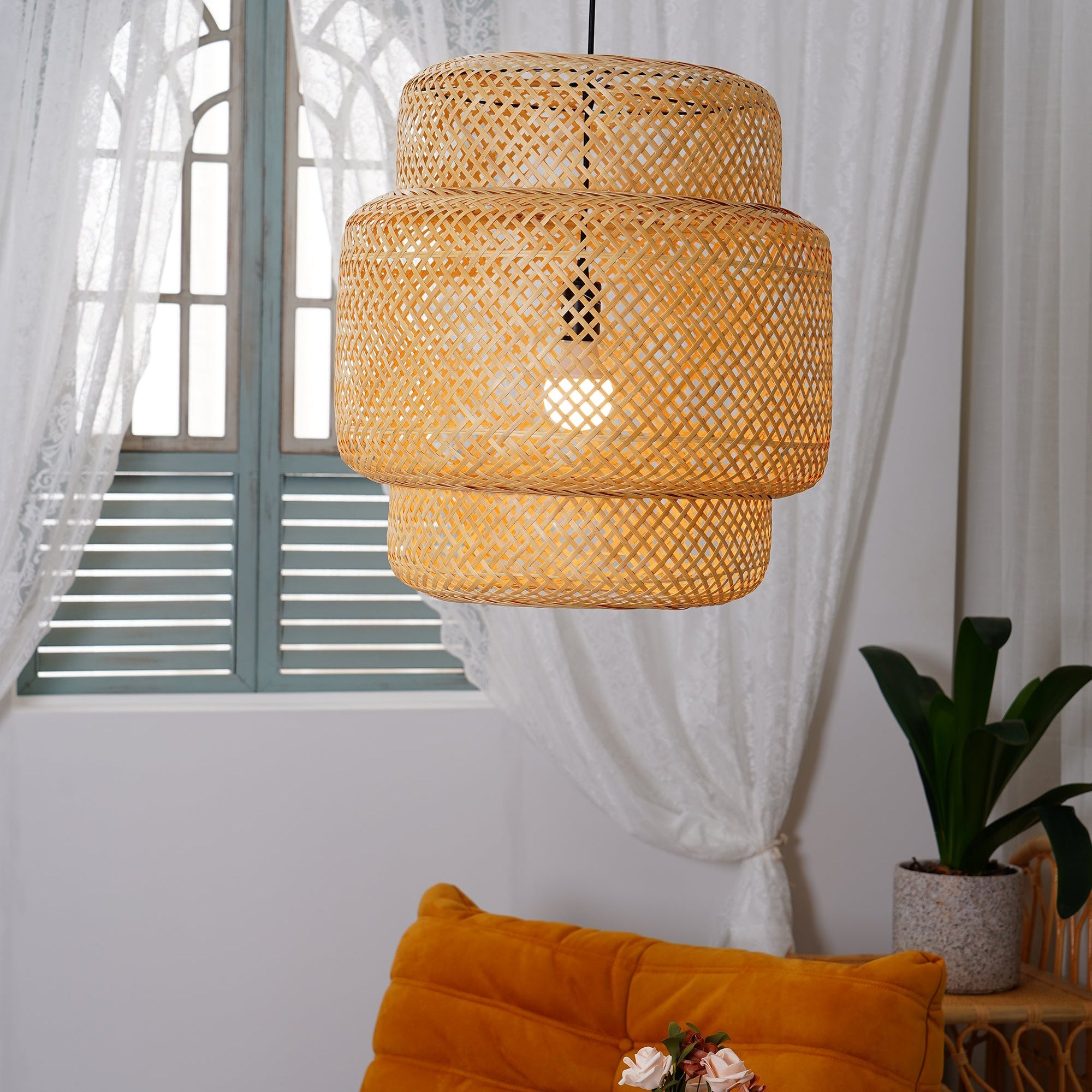 Modern Bamboo Pendant Light Fixture - Handwoven Natural Rattan Hanging Lamp for Kitchen Island, Dining Room & Bedroom Decor - Eco-Friendly Lighting Solution