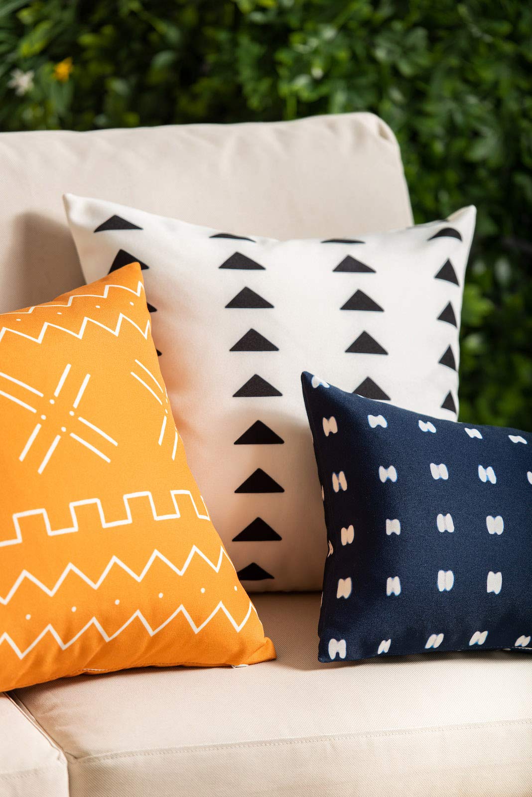 Hofdeco Mudcloth Inspired Patio Indoor Outdoor Pillow Cover 18x18 Inches - White Black Triangle Pattern - Waterproof & Durable for Backyard, Couch, Sofa, Porch, Garden Decor & Home Accent