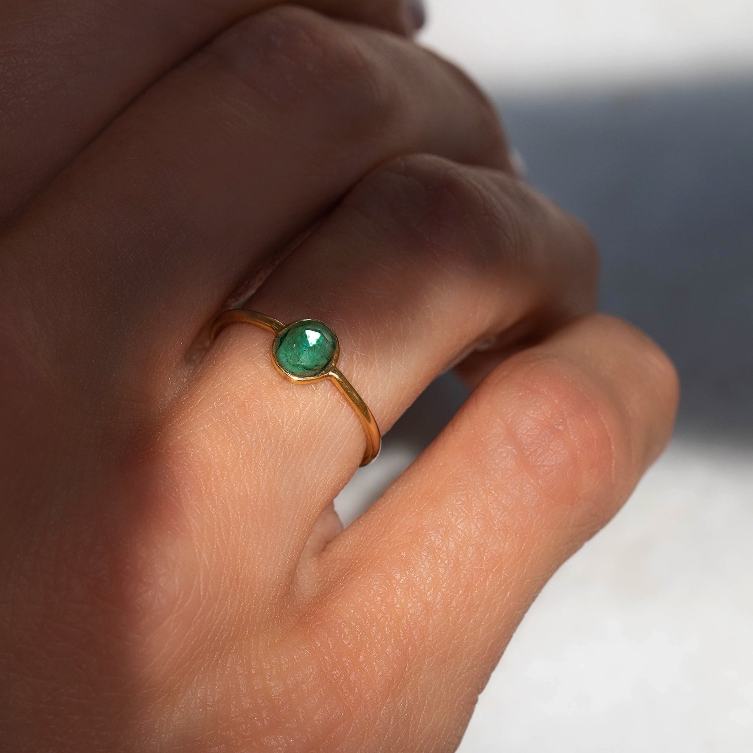 Emerald Rose Cut Ring for Women - Vintage Style Green Gemstone Jewelry - Perfect for Weddings, Anniversaries & Special Occasions