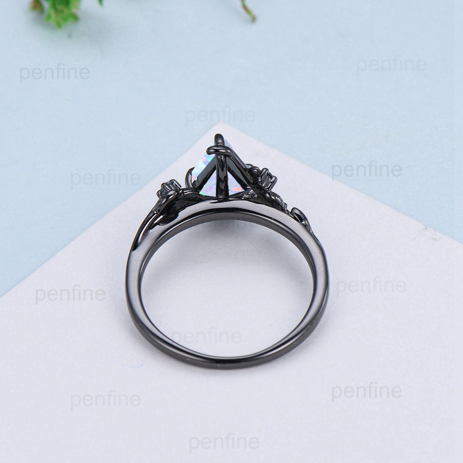 Vintage Kite Cut Black Gold White Opal Ring – Natural Opal Moonstone Engagement Ring for Women, Leaf Vine Alexandrite Wedding Band – Perfect for Romantic Proposals, Anniversaries & Boho Bridal Jewelry