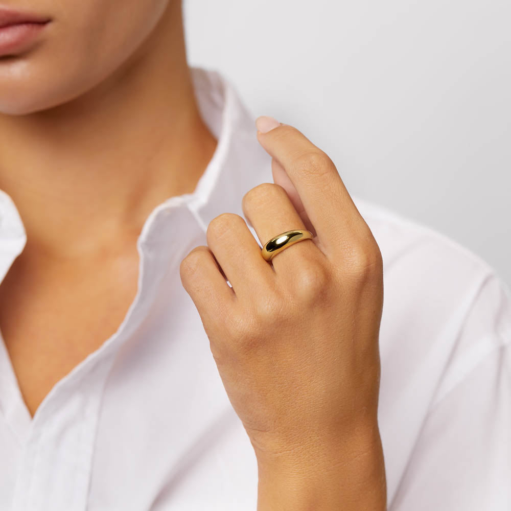 Elegant Gold Curve Dome Pinky Ring for Women - Perfect for Parties, Weddings & Everyday Fashion Accessories