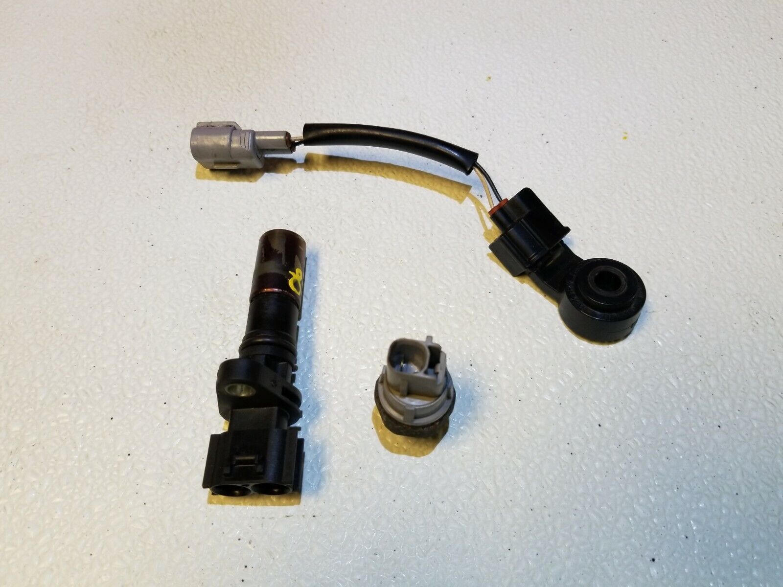04 05 06 Scion XA 1.5L Crankshaft Knock Oil Pressure Sensor - 3 Pack OEM Replacement - Perfect for Engine Maintenance & Performance Tuning