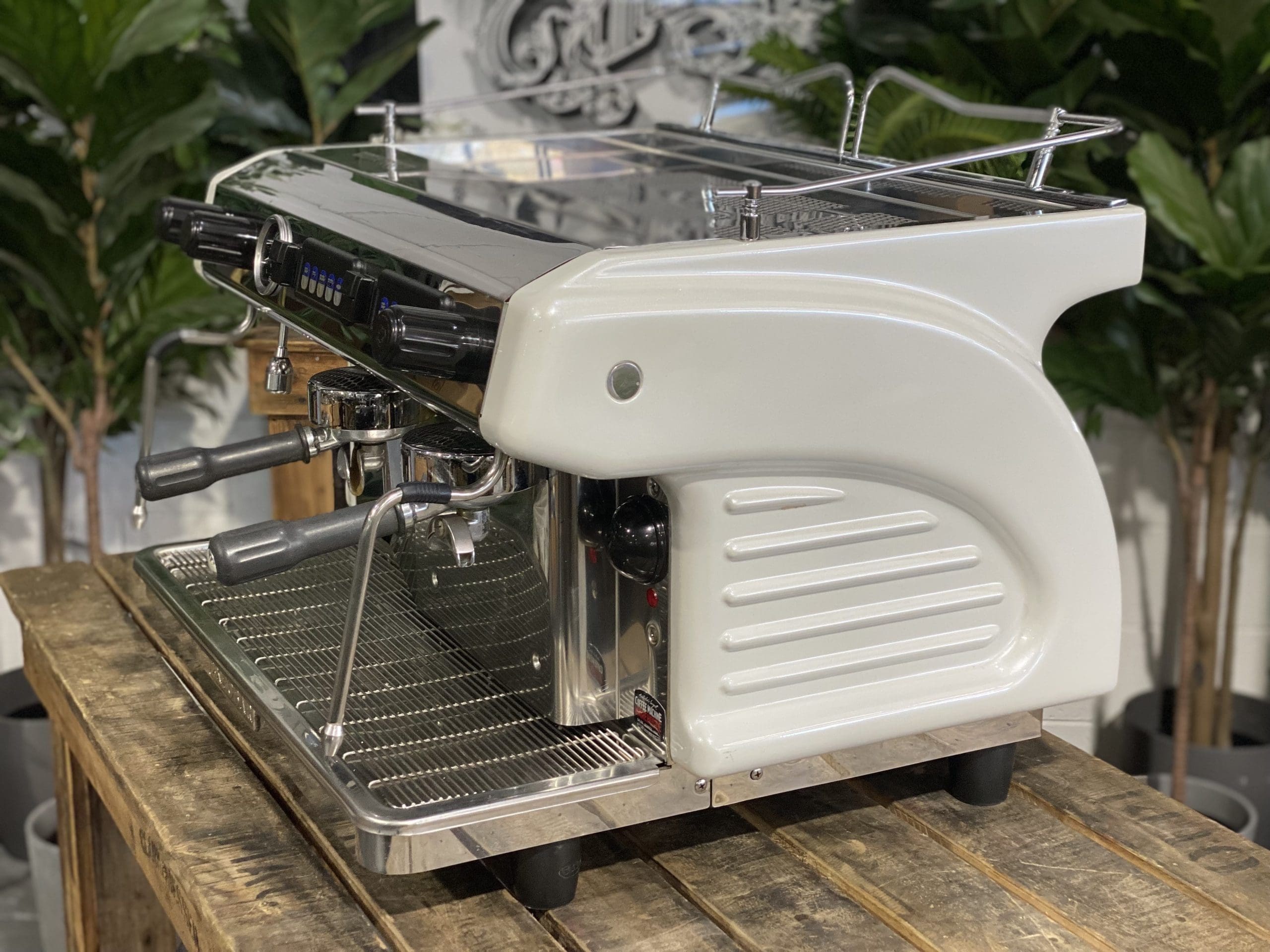 Expobar Ruggero High Cup 2 Group White Commercial Espresso Machine - Perfect for Coffee Shops, Restaurants & Offices