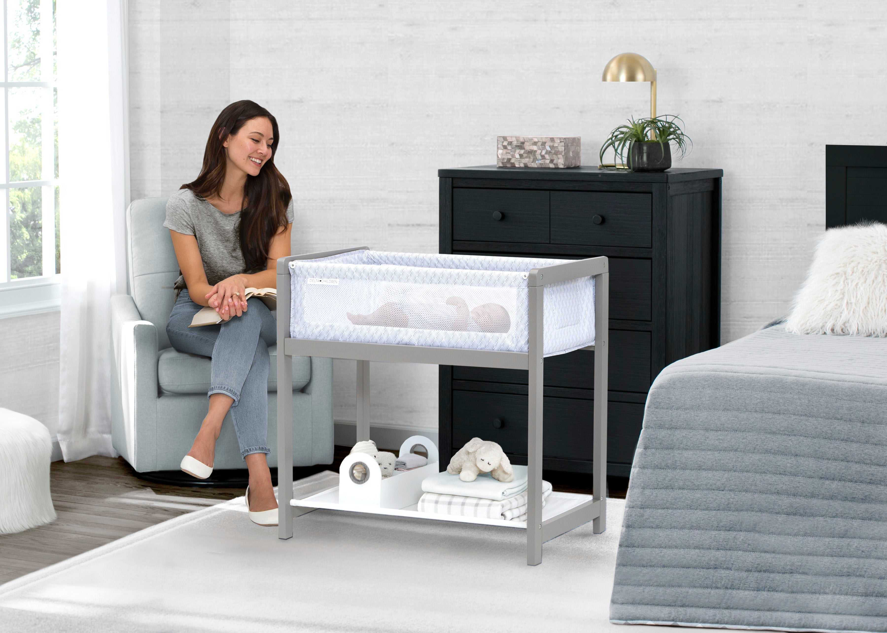 Premium Classic Wood Bedside Bassinet Sleeper - Portable Crib with High-End Wood Frame for Newborns & Infants | Nursery, Bedroom & Travel Baby Sleep Solution