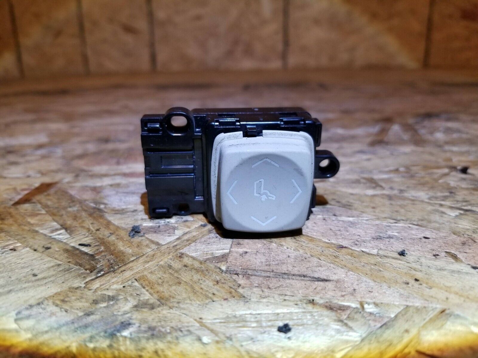 2006-2011 Cadillac DTS Front Right Passenger Side Seat Lumbar Switch OEM Replacement - Perfect for Car Seat Comfort Adjustment & Repair