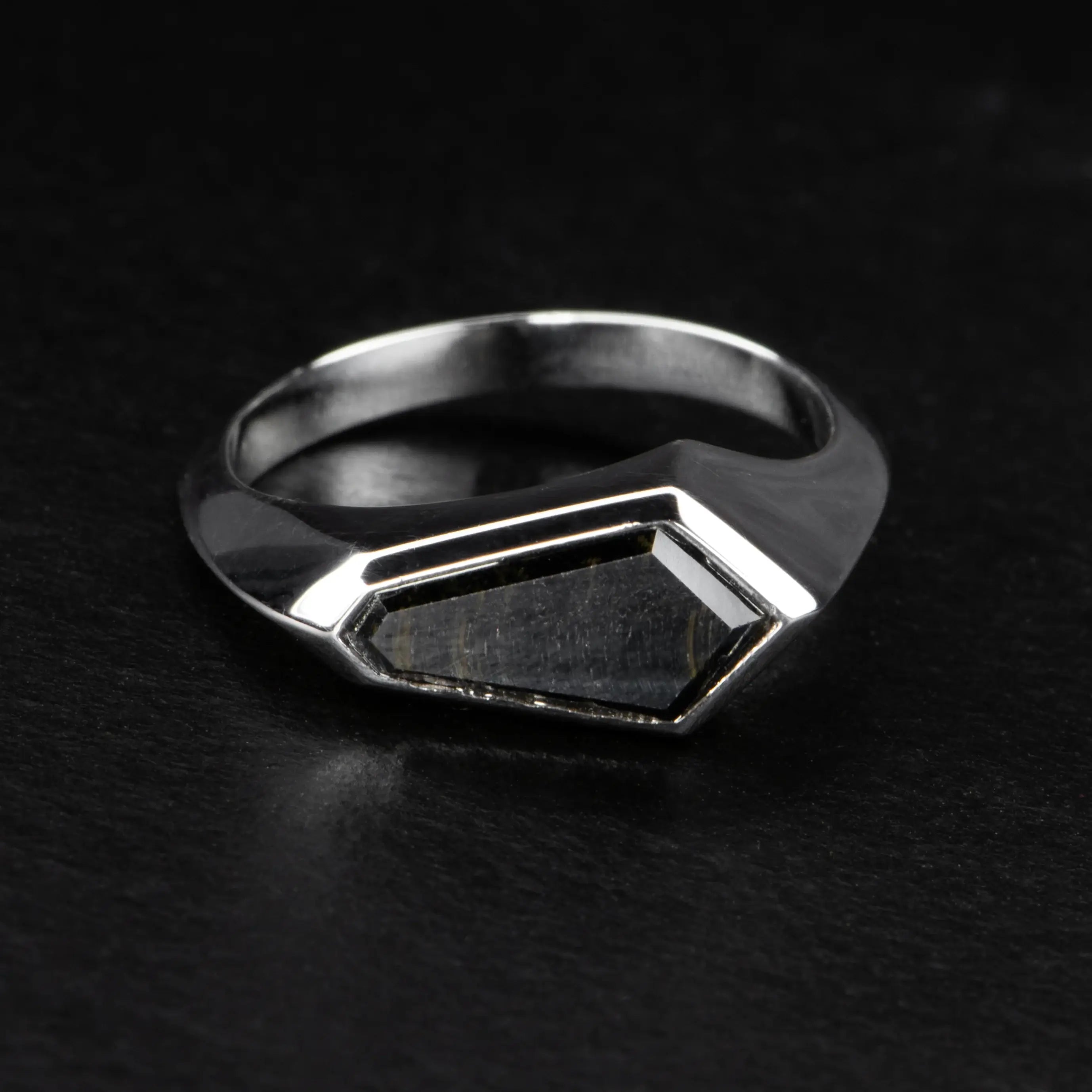 Unique Asymmetrical Falcon's Eye Gemstone Ring for Women – Elegant Bohemian Jewelry for Parties, Weddings & Everyday Wear