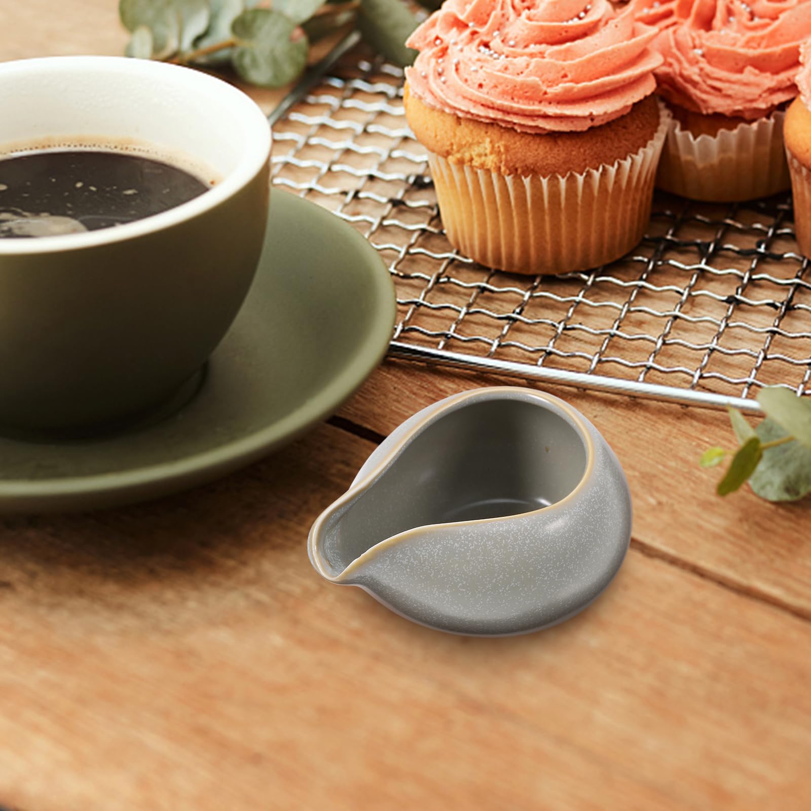 Yardwe Black Porcelain Sauce Gravy Boat Pitcher - Mini Ceramic Creamer Cup for Coffee, Milk, Cream & Gravy - Perfect for Dining, Entertaining & Kitchen Use