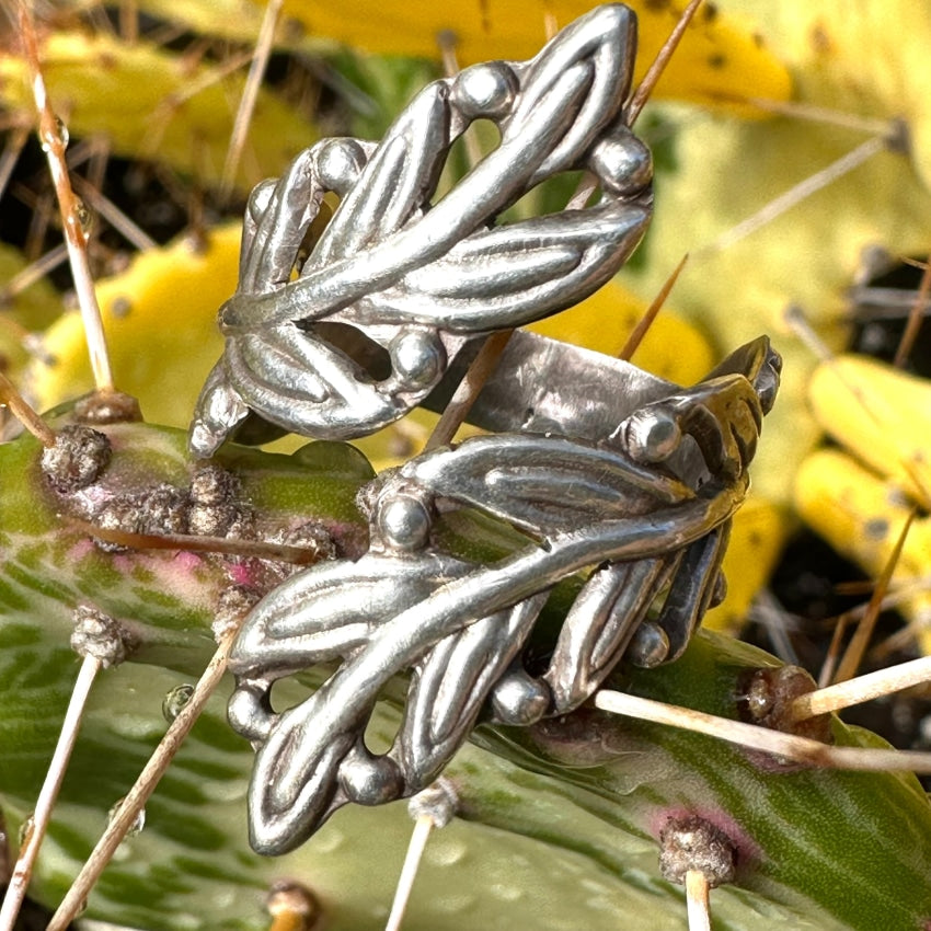Vintage Mexican Sterling Silver Bypass Ring - Handcrafted 1960s Jewelry for Women | Perfect for Boho, Retro & Special Occasion Outfits