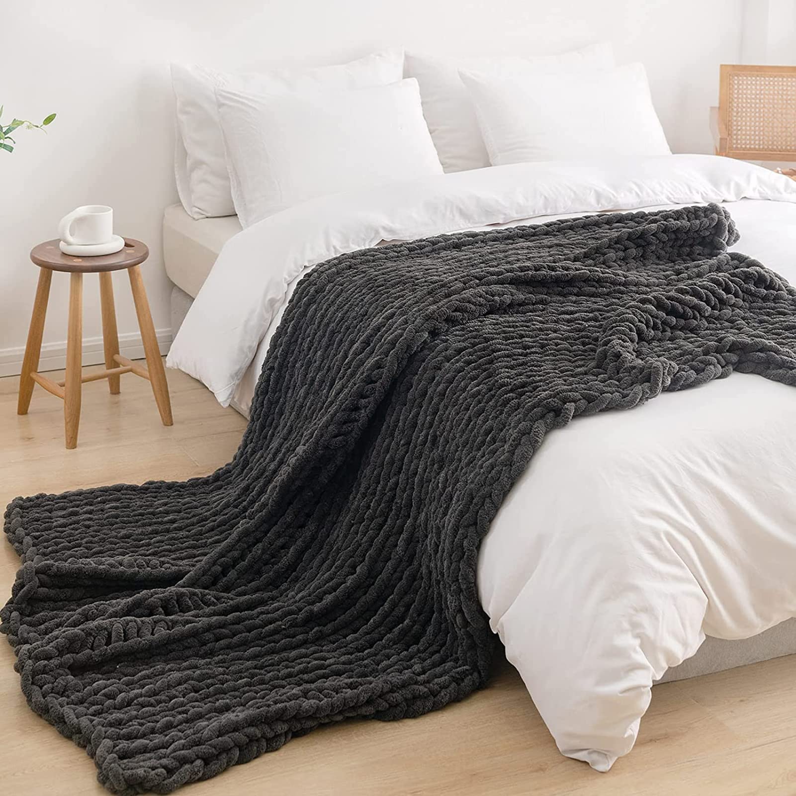 Super Soft Chunky Knit Blanket - Extra Large Cozy Chenille Throw for Bed & Sofa - Warm Winter Blanket for Home Decor, Living Room, Bedroom & Gifts