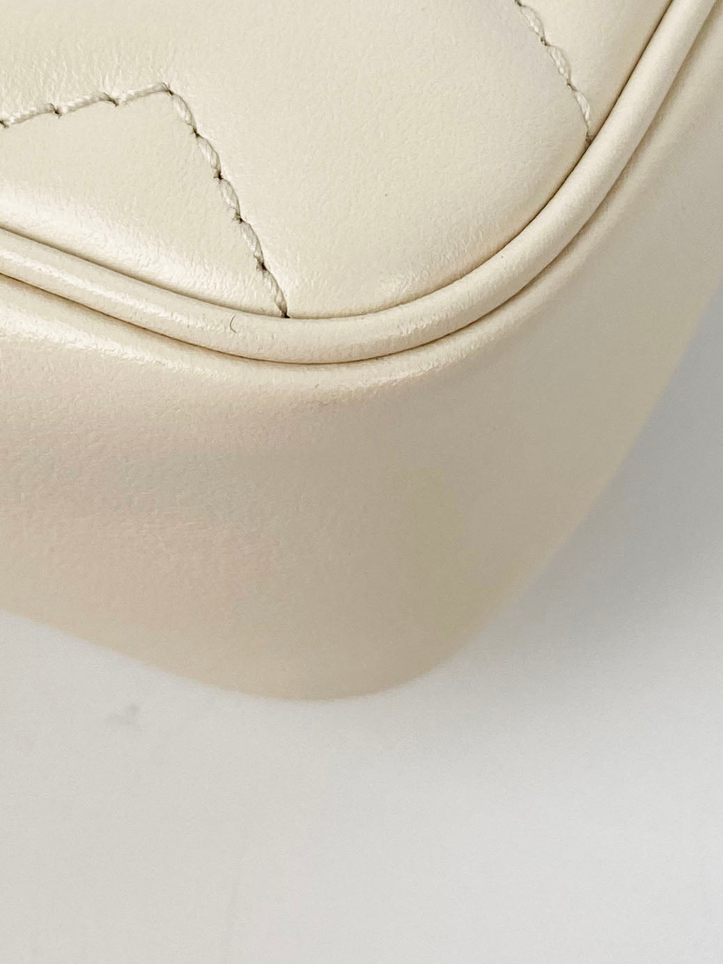 Gucci Super Mini White Marmont Crossbody Bag - Luxury Leather Shoulder Purse for Women, Perfect for Date Night & Evening Events