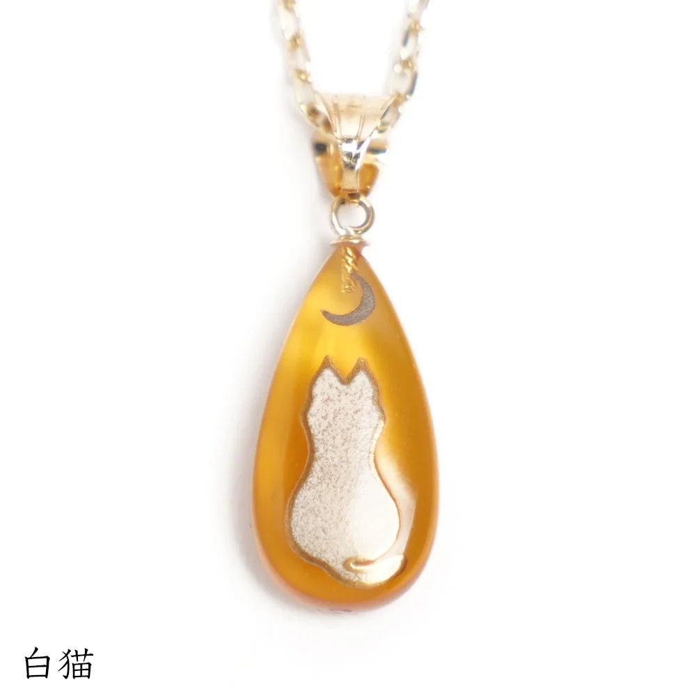 Handmade Maki-e Urushi Lacquer Pendant Necklace - White Tortoiseshell & Cat Design | Traditional Japanese Lacquer Jewelry for Women | Elegant Gift for Birthday, Anniversary & Special Occasions