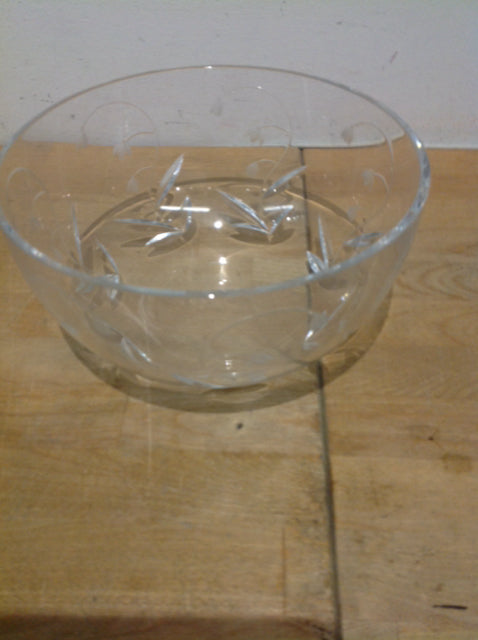 Tiffany & Co. Etched Crystal Bowl - 9-Inch Elegant Serving Bowl for Dining, Entertaining & Home Decor | Perfect for Weddings, Parties & Gifts