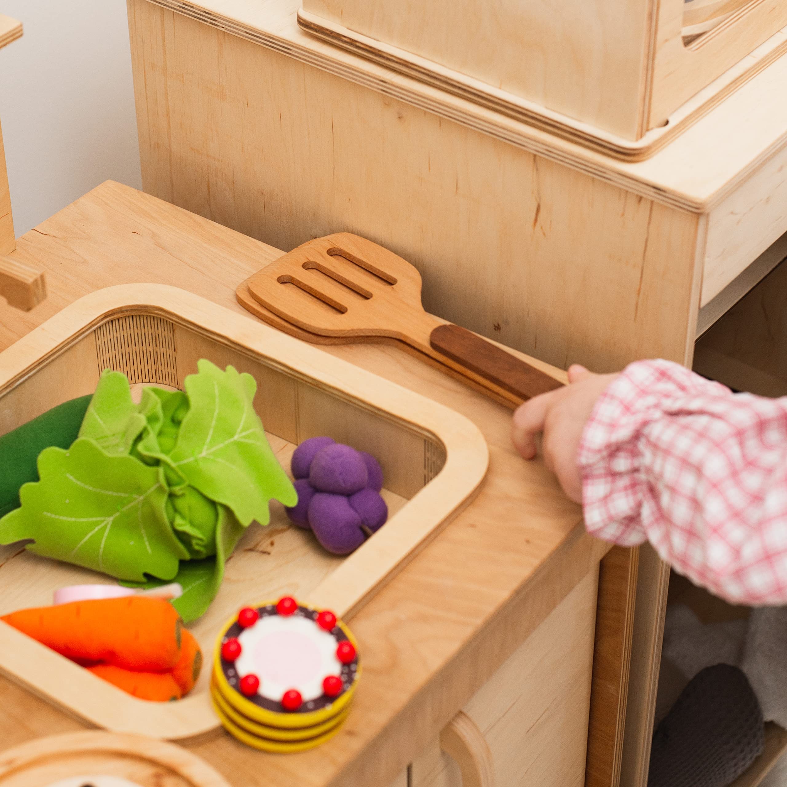 **Wooden Play Kitchen Dishes Set - Montessori Pretend Play Toys for Kids, Toddler Utensils & Cutting Board - Christmas Birthday Gift (Dishes Set for 2) - Perfect for Role Play, Learning & Gift Giving**